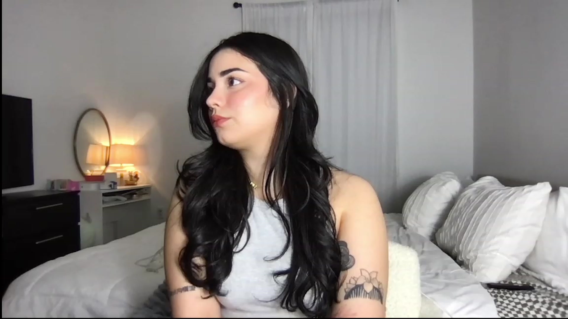 Gallery image thumbnail from babyxjulz's myfreecams stream on, 12/27/2023, 06:08 image 3 of 20