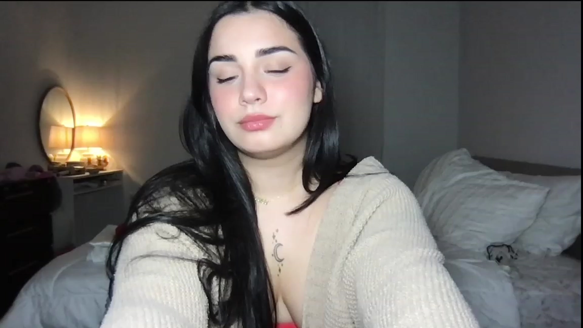 Gallery image thumbnail from babyxjulz's myfreecams stream on, 01/03/2024, 07:01 image 7 of 20