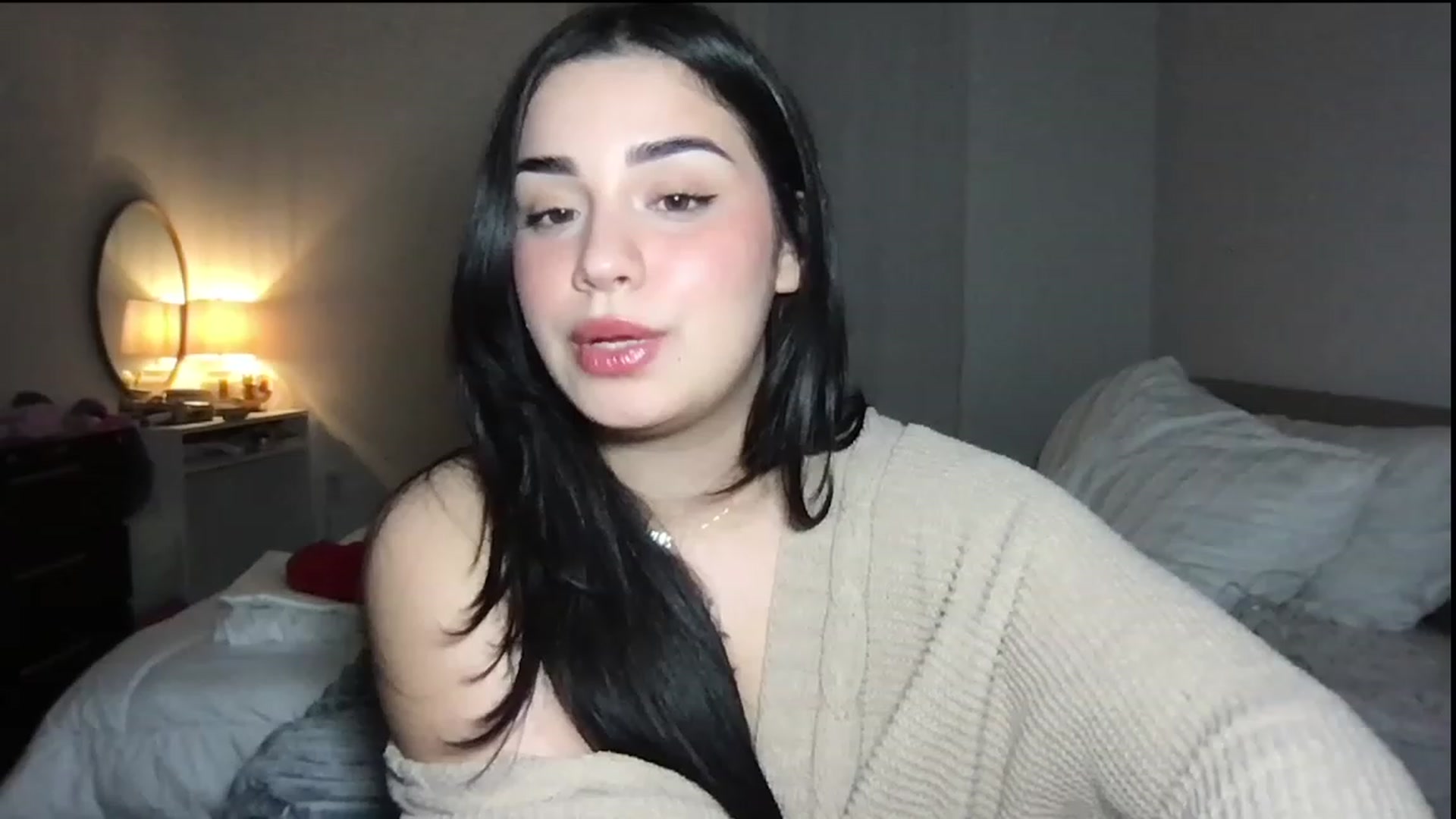 Gallery image thumbnail from babyxjulz's myfreecams stream on, 01/03/2024, 08:09 image 18 of 20