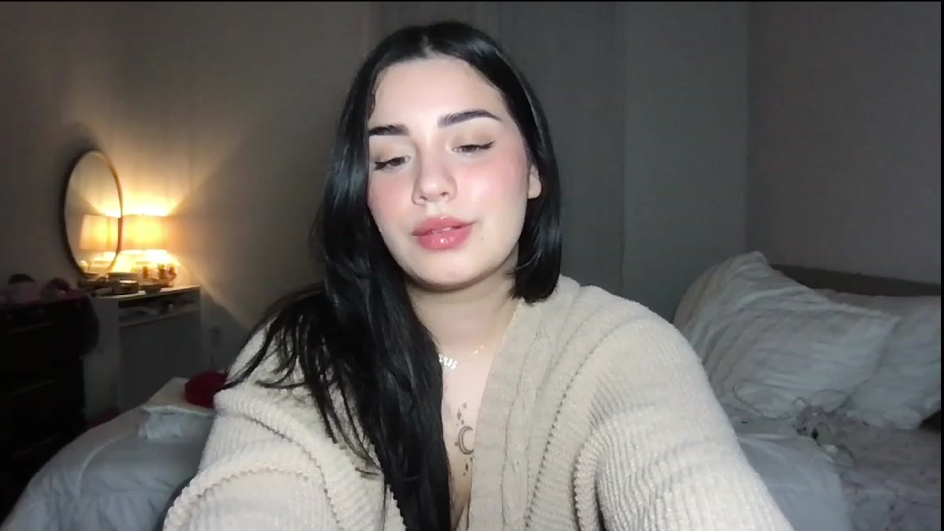 Gallery image thumbnail from babyxjulz's myfreecams stream on, 01/03/2024, 08:09 image 4 of 20