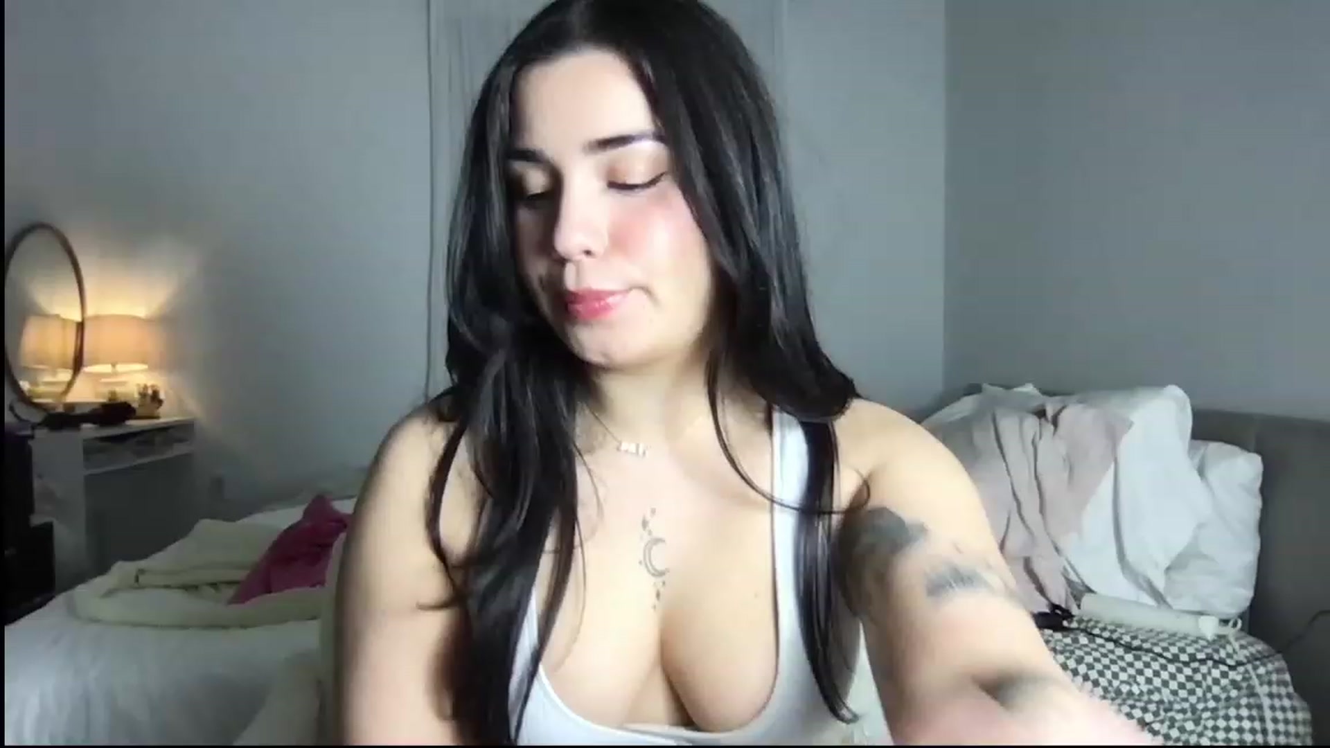 Gallery image thumbnail from babyxjulz's myfreecams stream on, 01/25/2024, 06:24 image 6 of 20