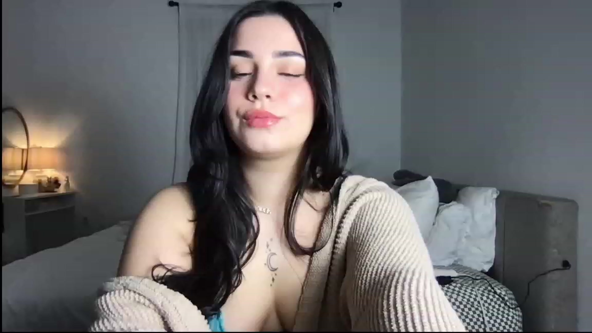 Gallery image thumbnail from babyxjulz's myfreecams stream on, 02/20/2024, 05:42 image 5 of 20