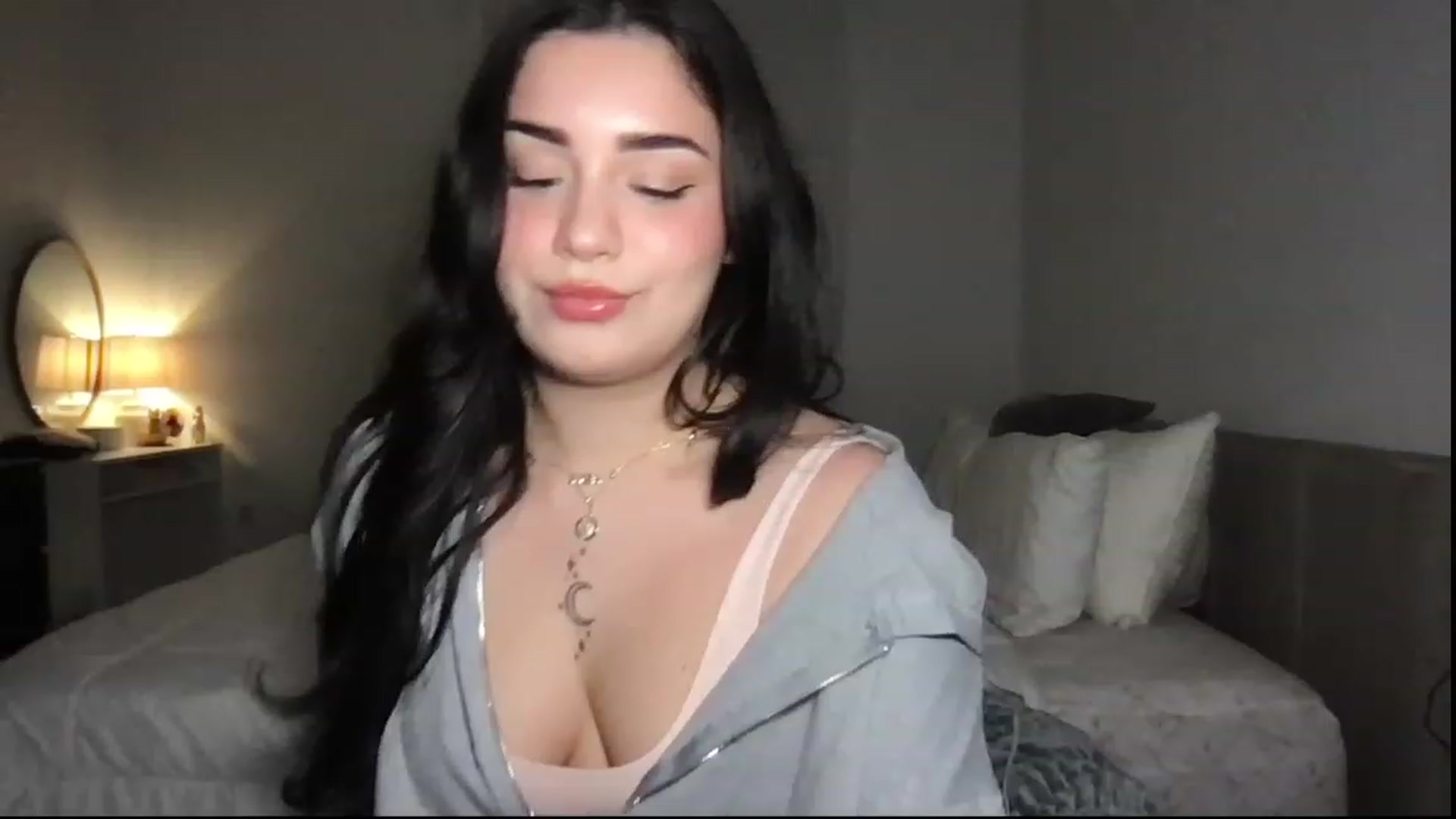Gallery image thumbnail from babyxjulz's myfreecams stream on, 02/22/2024, 04:24 image 17 of 20
