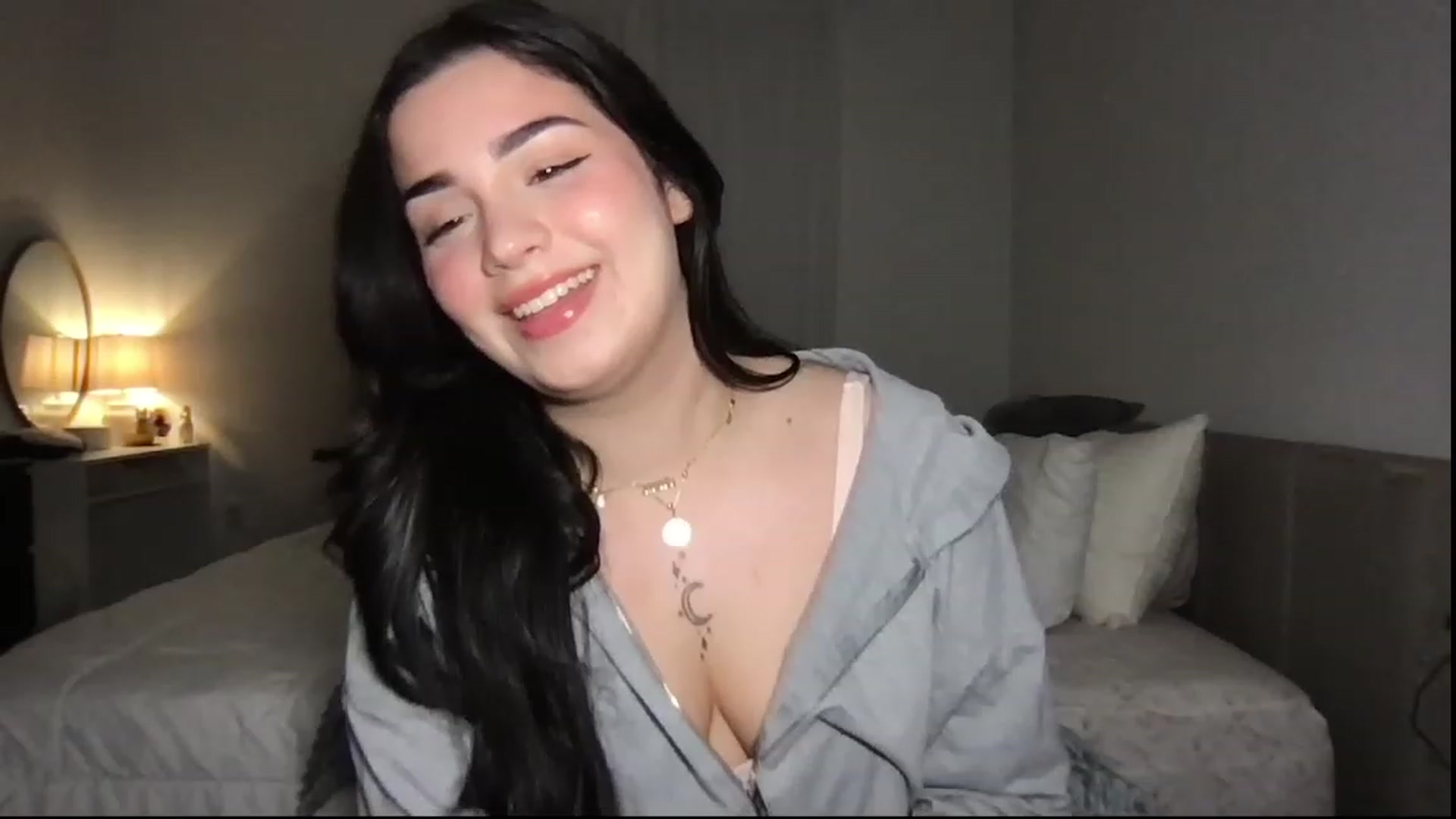 Gallery image thumbnail from babyxjulz's myfreecams stream on, 02/22/2024, 04:24 image 15 of 20