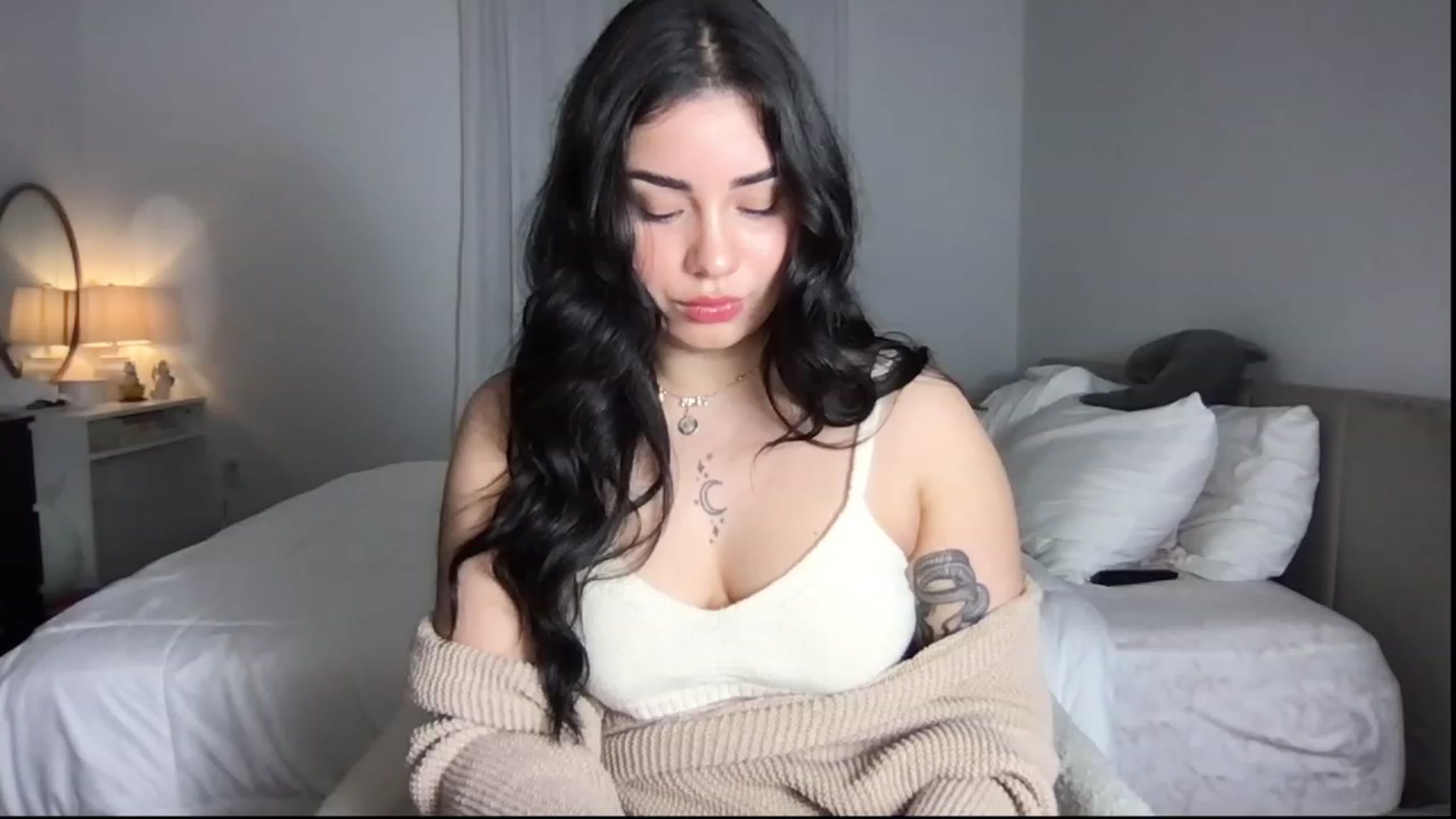Gallery image thumbnail from babyxjulz's myfreecams stream on, 03/06/2024, 04:36 image 7 of 20