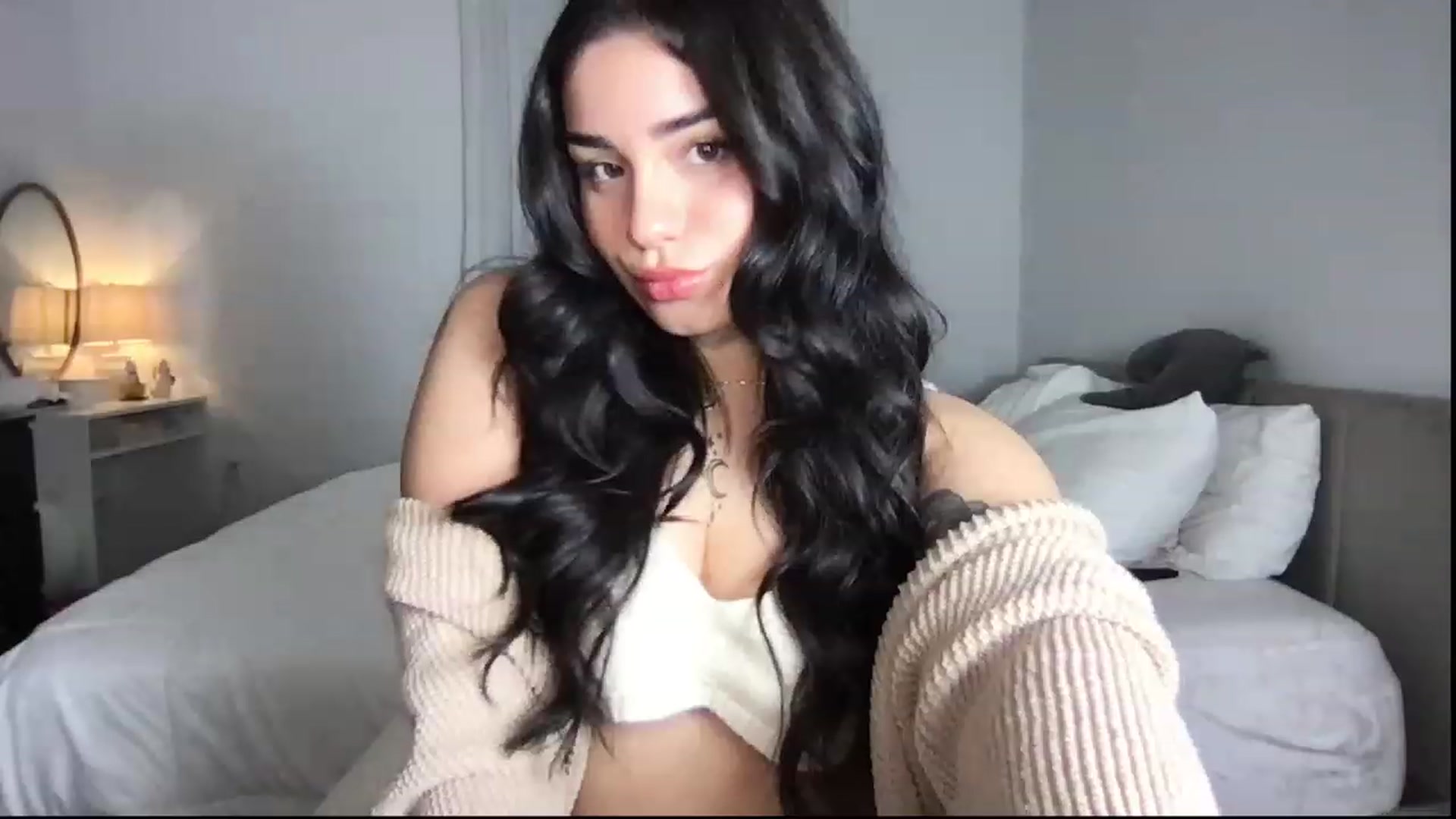 Gallery image thumbnail from babyxjulz's myfreecams stream on, 03/06/2024, 04:36 image 9 of 20