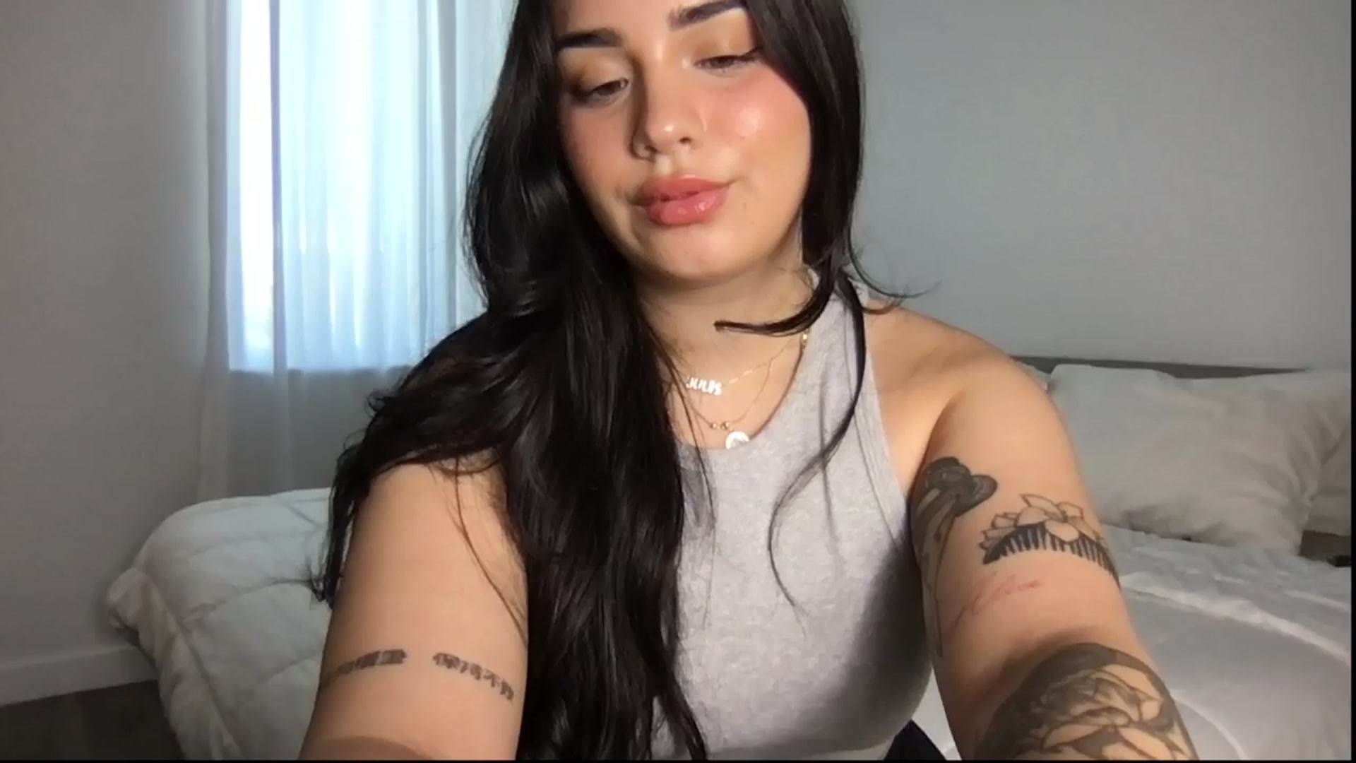 Gallery image thumbnail from babyxjulz's myfreecams stream on, 03/20/2024, 20:27 image 6 of 20