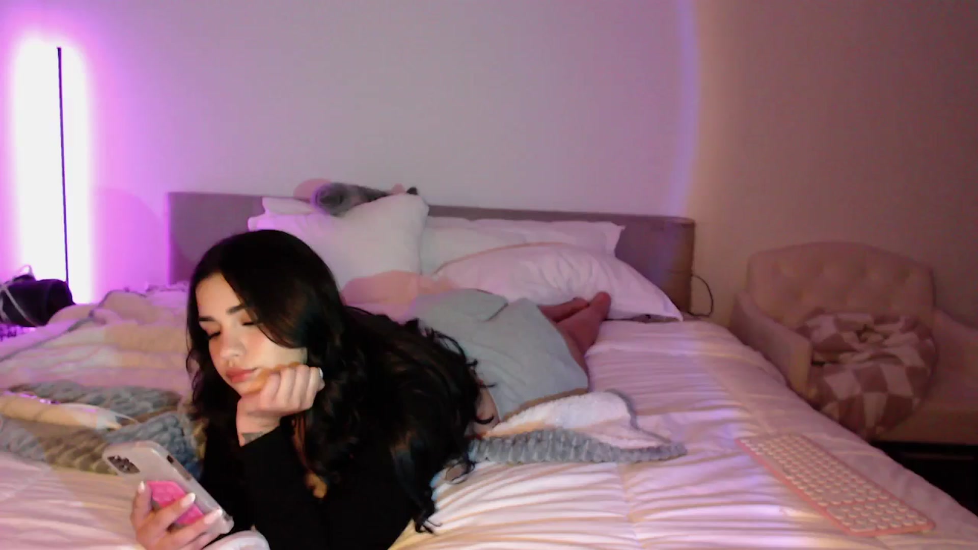 Gallery image thumbnail from babyxjulz's myfreecams stream on, 04/26/2024, 02:27 image 12 of 20