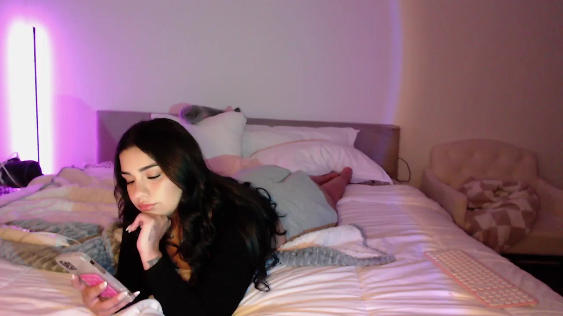 Gallery image thumbnail from babyxjulz's myfreecams stream on, 04/26/2024, 02:27 image 9 of 20
