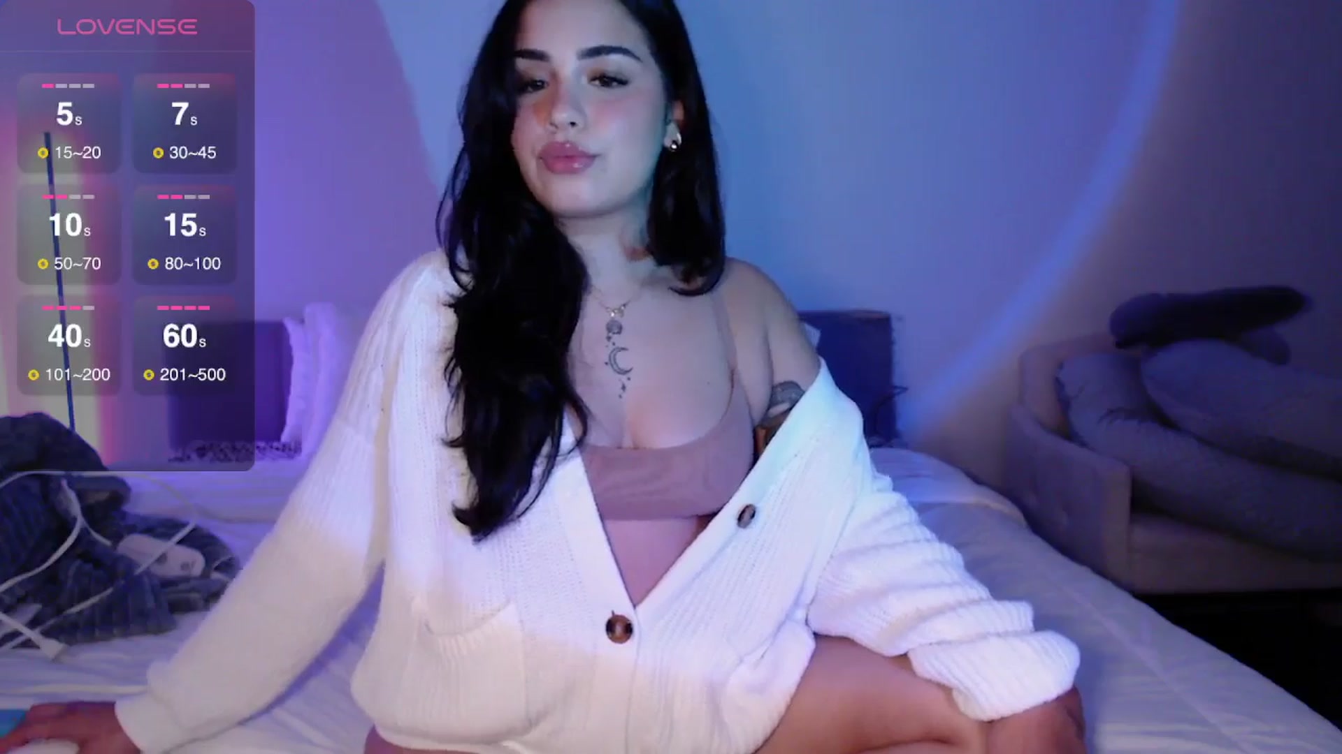 Gallery image thumbnail from babyxjulz's myfreecams stream on, 06/19/2024, 04:20 image 2 of 20