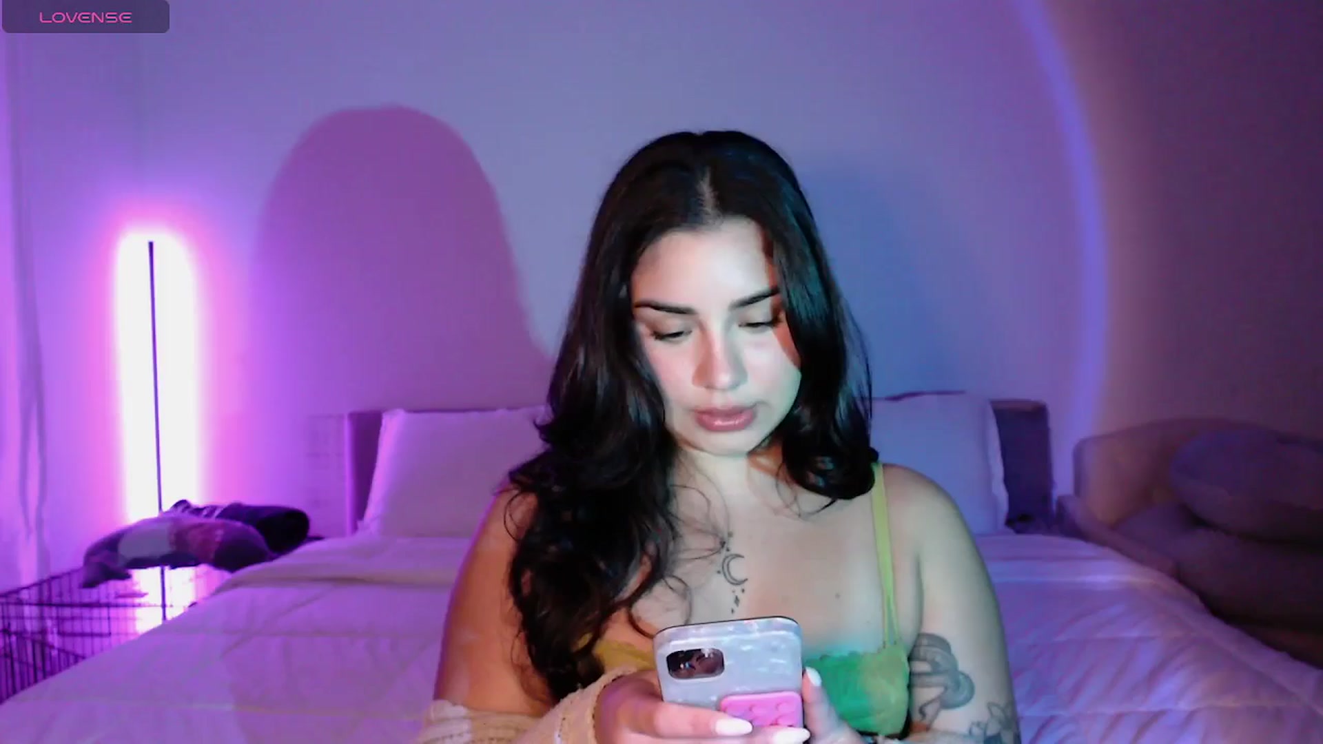Gallery image thumbnail from babyxjulz's myfreecams stream on, 10/02/2024, 04:14 image 7 of 20