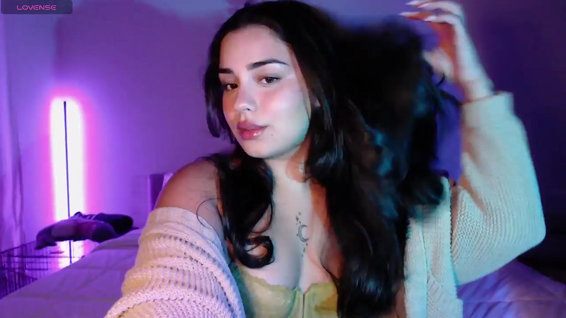 Gallery image thumbnail from babyxjulz's myfreecams stream on, 10/02/2024, 04:14 image 3 of 20