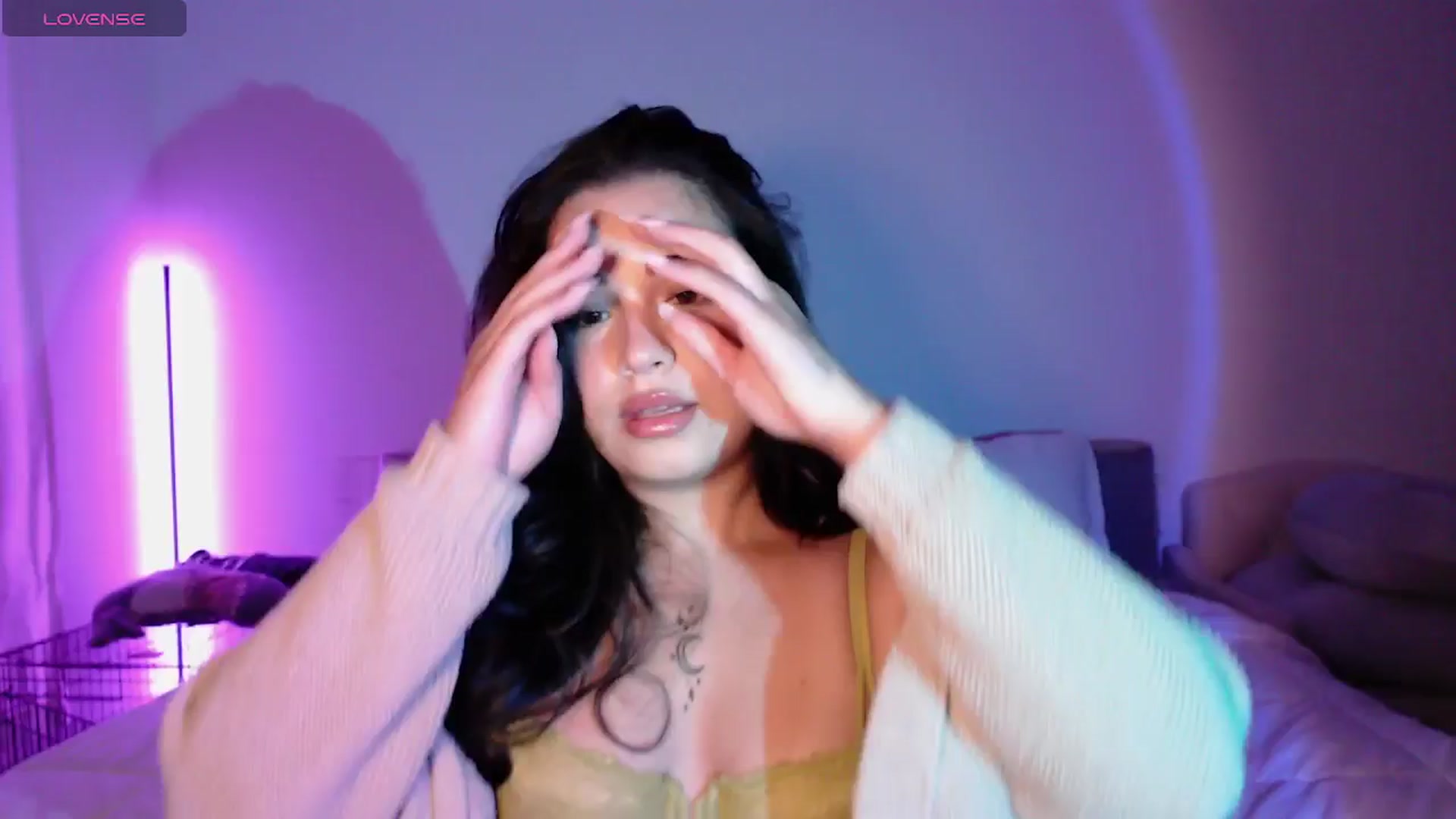 Gallery image thumbnail from babyxjulz's myfreecams stream on, 10/02/2024, 04:14 image 9 of 20
