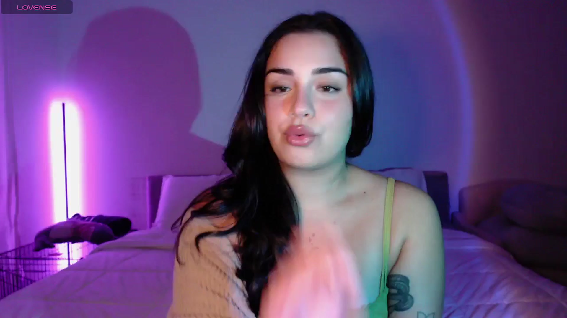 Gallery image thumbnail from babyxjulz's myfreecams stream on, 10/02/2024, 04:14 image 11 of 20