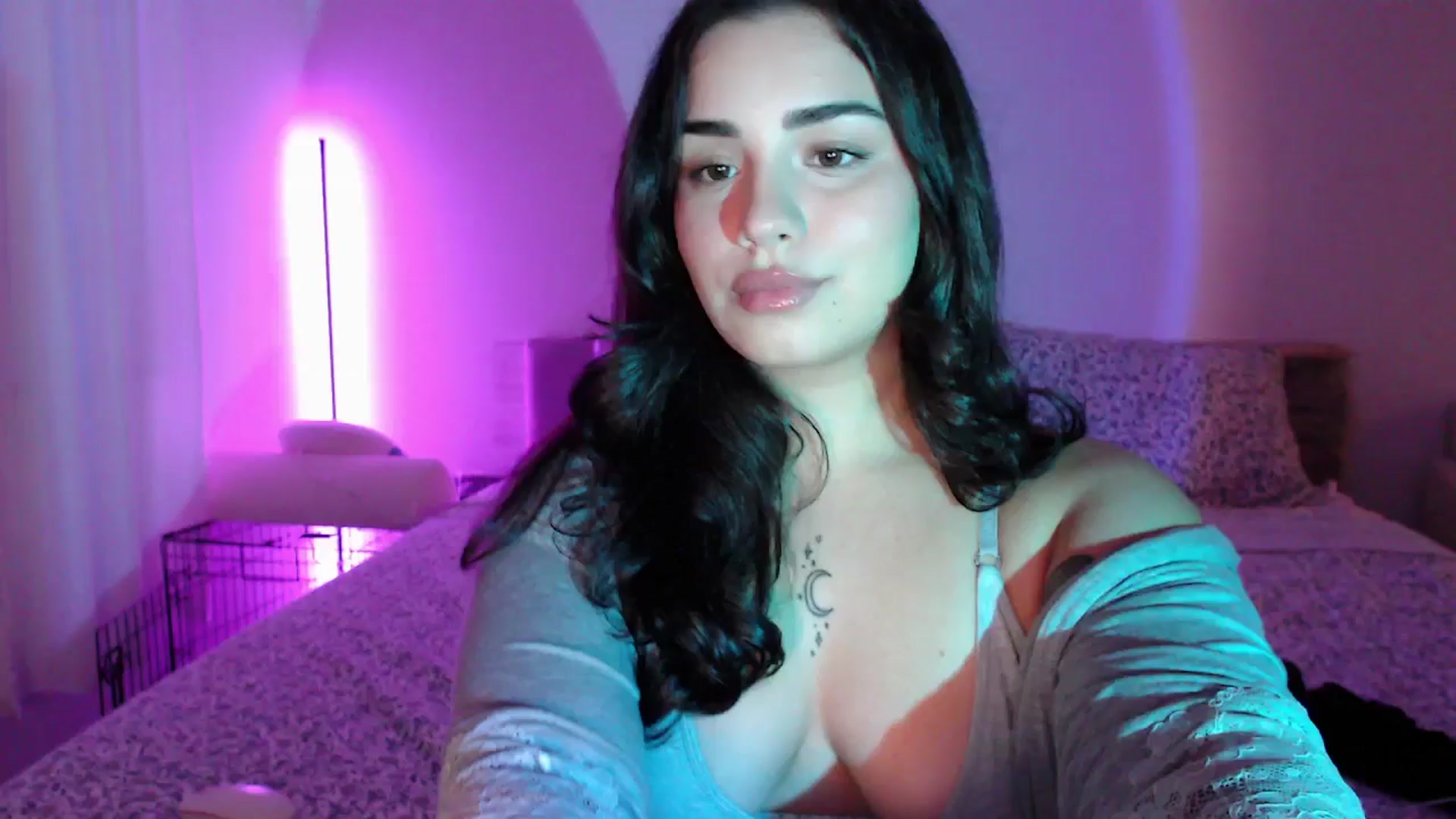Gallery image thumbnail from babyxjulz's myfreecams stream on, 05/09/2025, 03:50 image 6 of 20