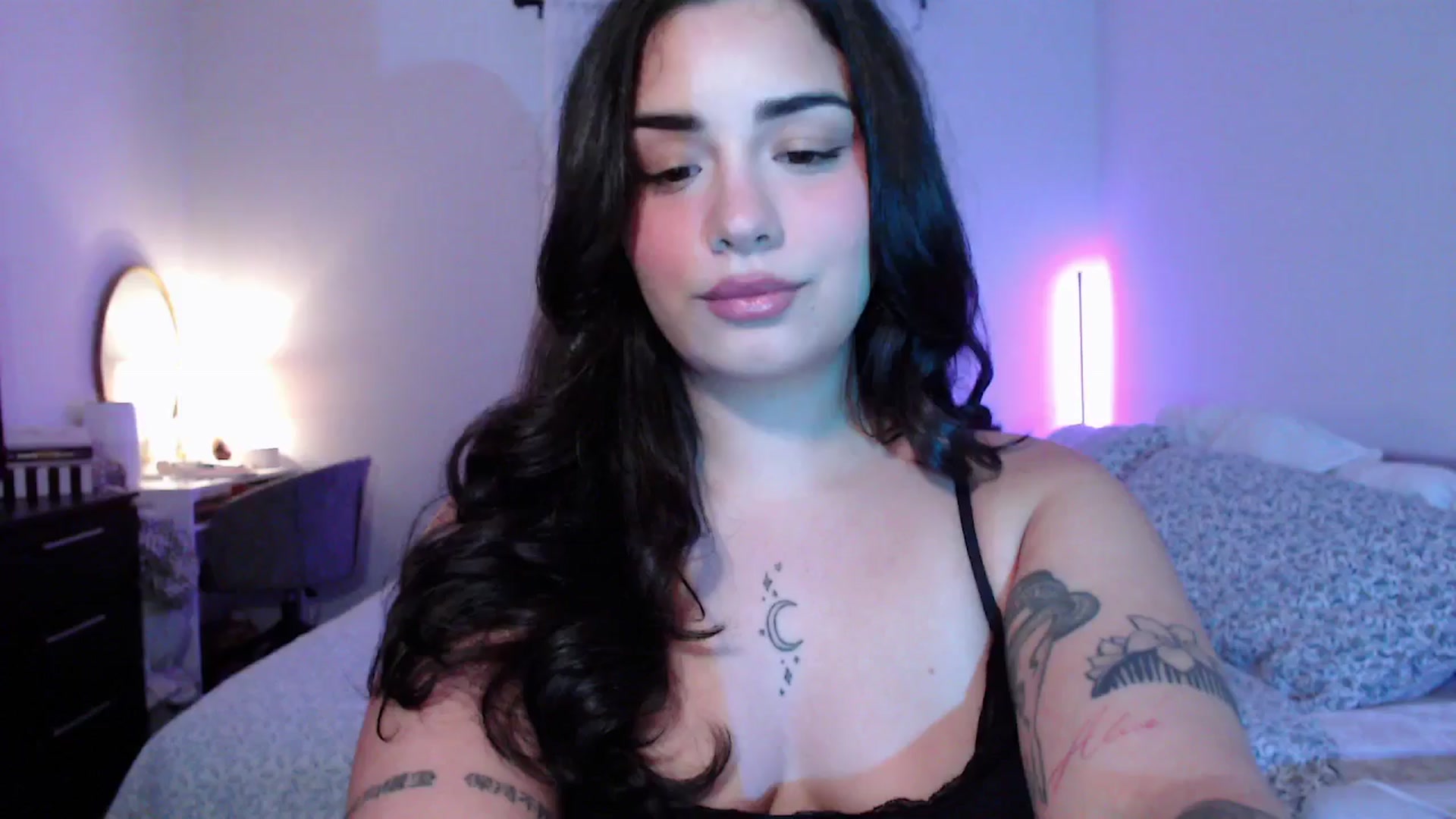 Gallery image thumbnail from babyxjulz's myfreecams stream on, 05/13/2025, 04:06 image 6 of 20