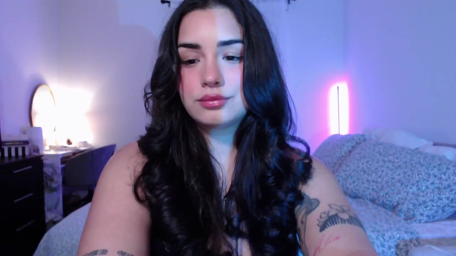Gallery image thumbnail from babyxjulz's myfreecams stream on, 05/13/2025, 04:06 image 1 of 20