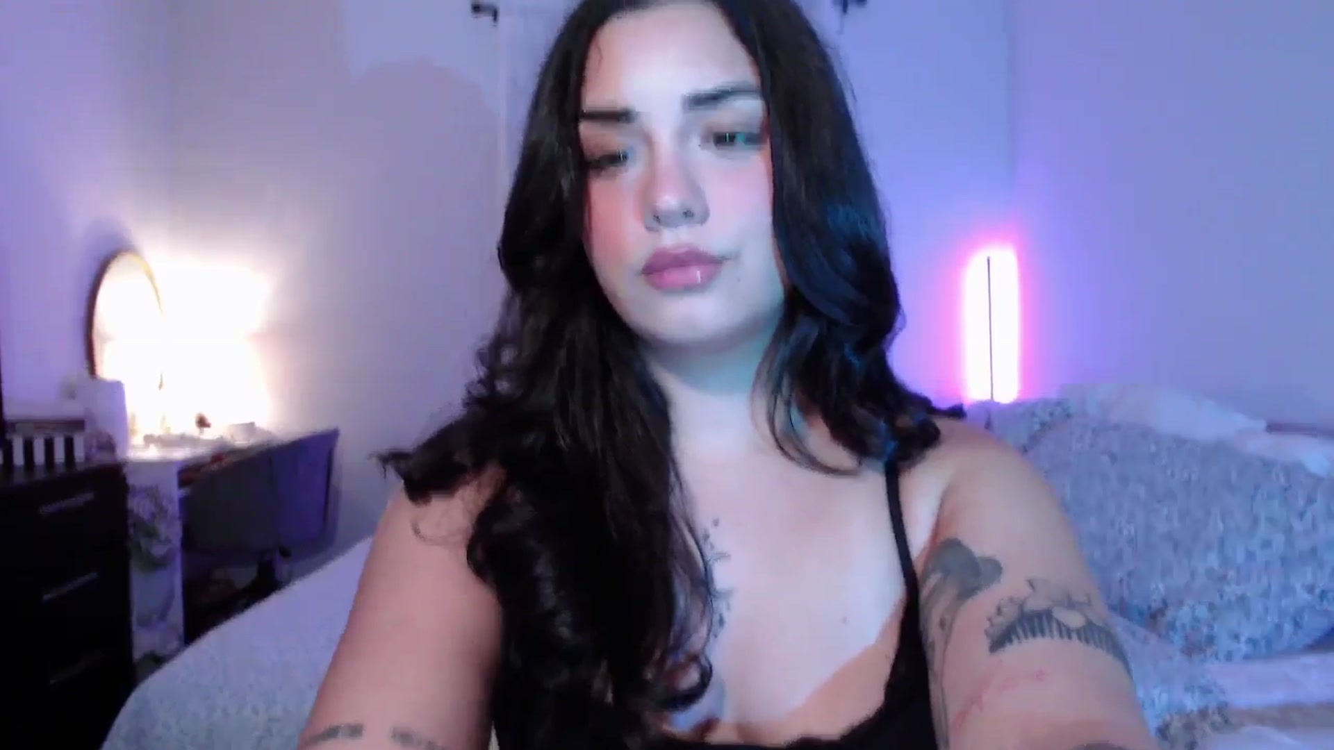 Gallery image thumbnail from babyxjulz's myfreecams stream on, 05/13/2025, 04:06 image 10 of 20
