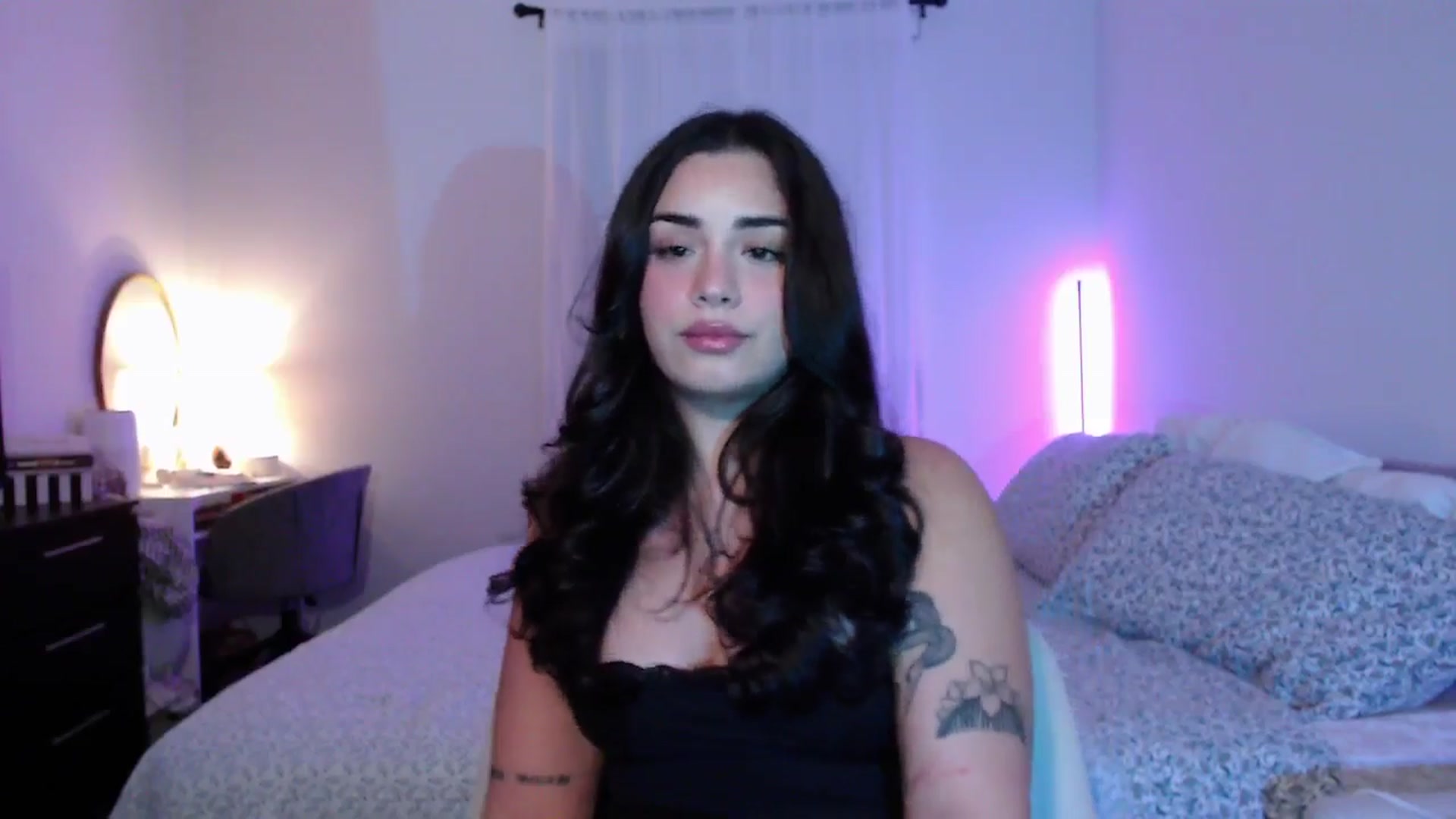 Gallery image thumbnail from babyxjulz's myfreecams stream on, 05/13/2025, 04:06 image 17 of 20