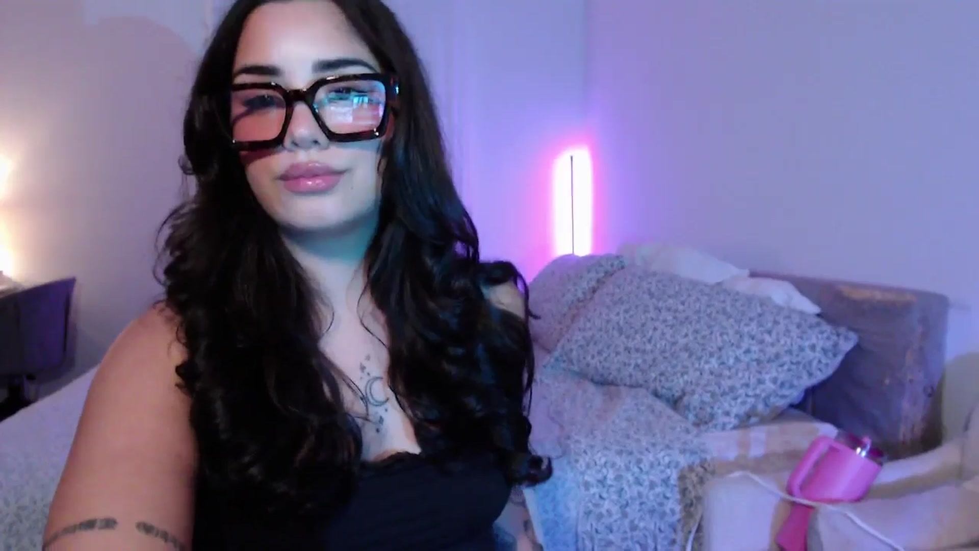Gallery image thumbnail from babyxjulz's myfreecams stream on, 05/13/2025, 05:37 image 19 of 20