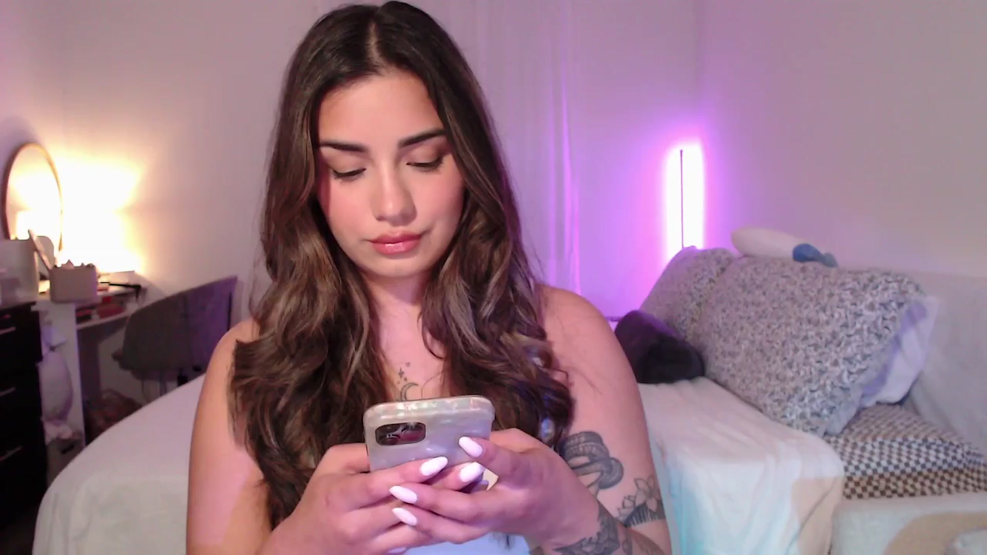 Gallery image thumbnail from babyxjulz's myfreecams stream on, 05/20/2025, 04:06 image 2 of 20