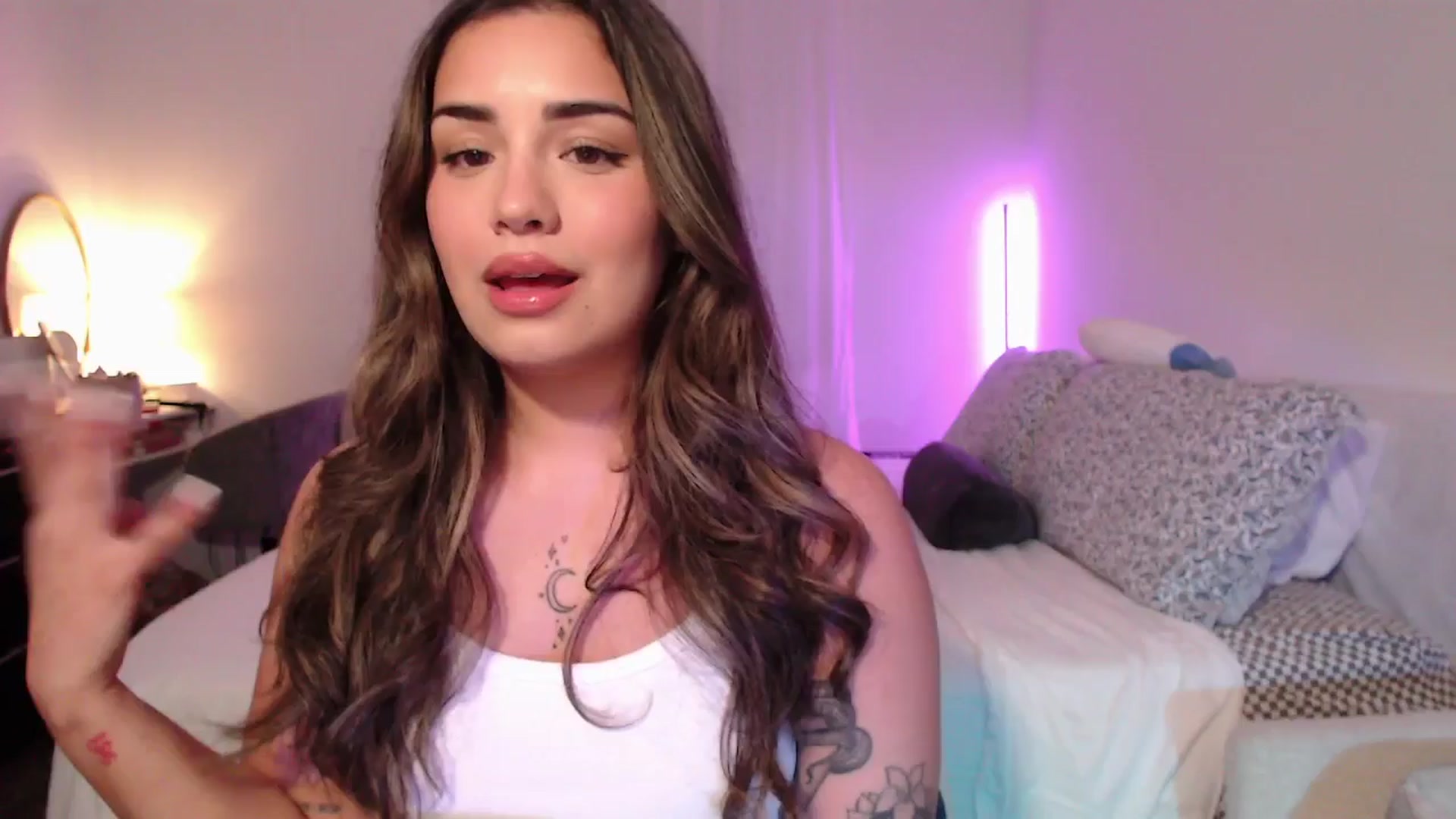 Gallery image thumbnail from babyxjulz's myfreecams stream on, 05/20/2025, 04:06 image 6 of 20