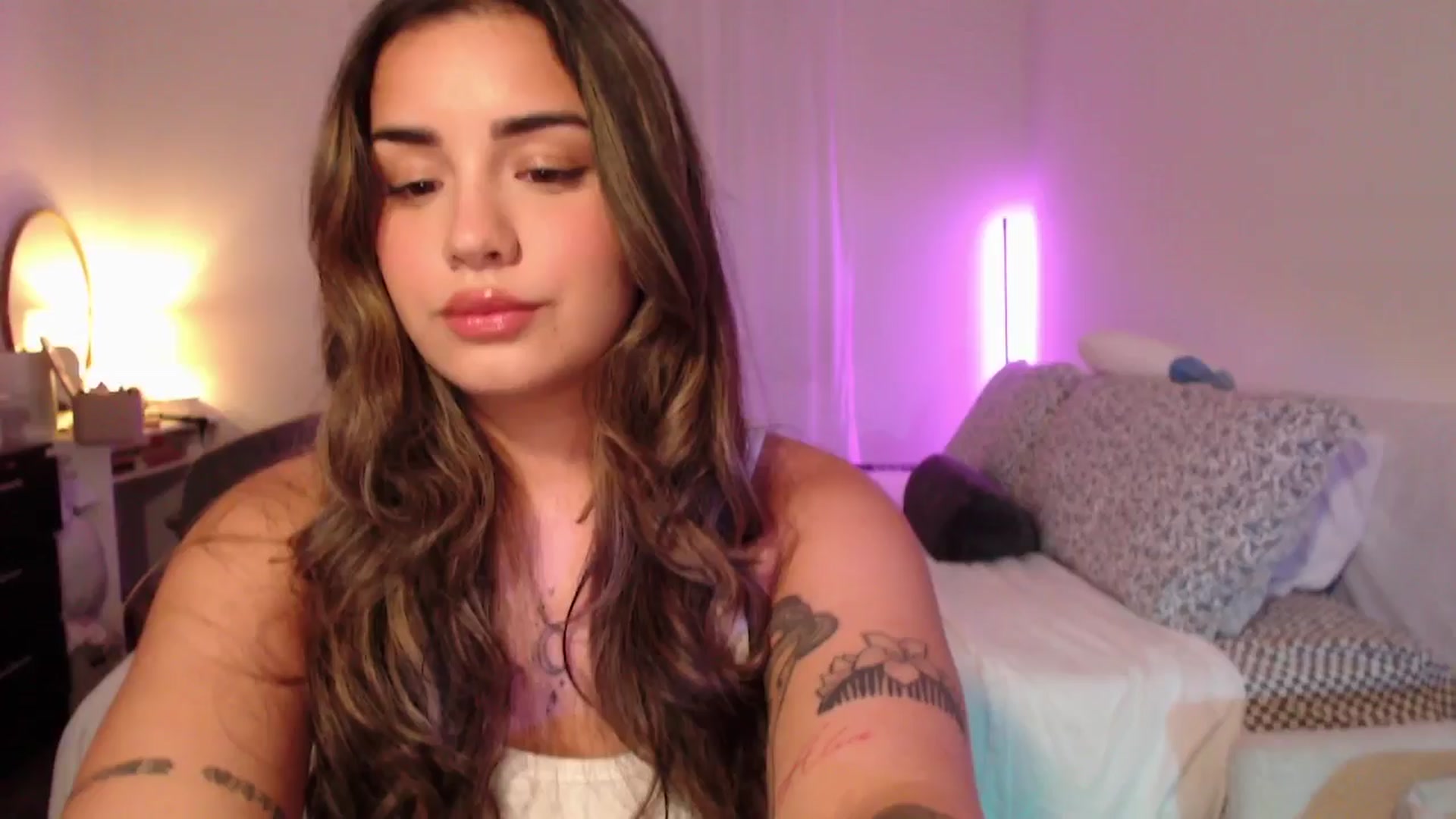 Gallery image thumbnail from babyxjulz's myfreecams stream on, 05/20/2025, 04:06 image 12 of 20