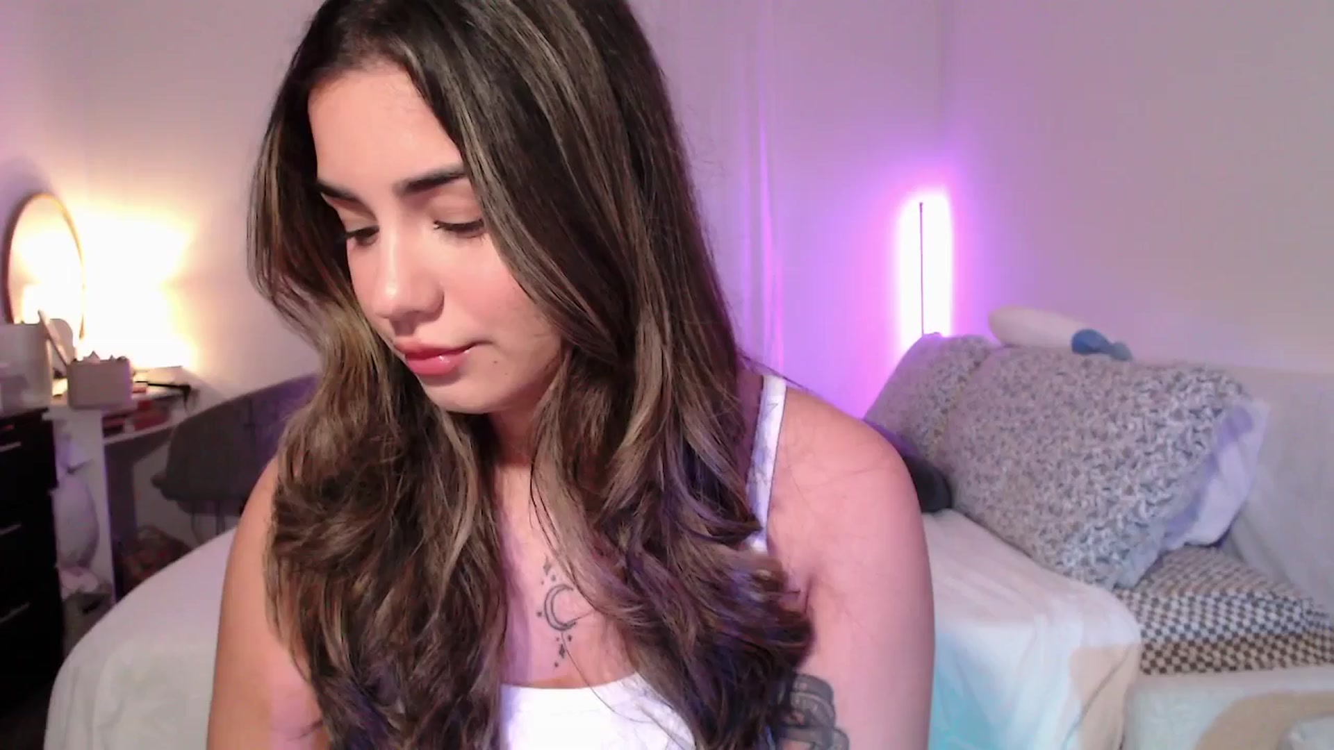 Gallery image thumbnail from babyxjulz's myfreecams stream on, 05/20/2025, 04:06 image 3 of 20