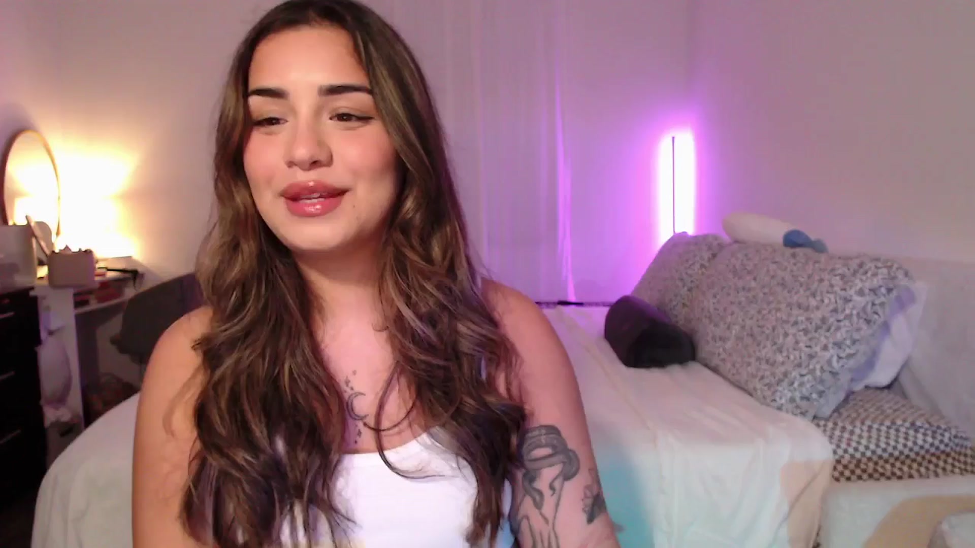 Gallery image thumbnail from babyxjulz's myfreecams stream on, 05/20/2025, 04:06 image 9 of 20