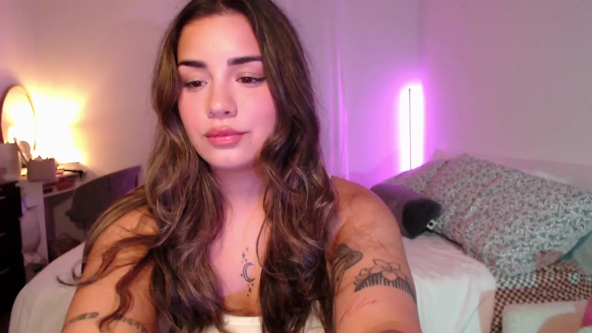 Gallery image thumbnail from babyxjulz's myfreecams stream on, 05/20/2025, 05:41 image 18 of 20