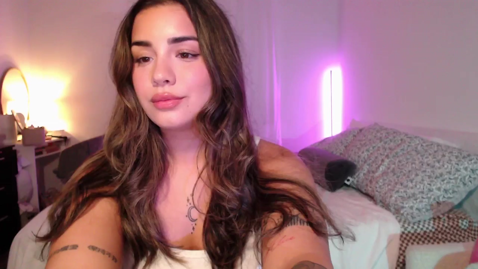 Gallery image thumbnail from babyxjulz's myfreecams stream on, 05/20/2025, 05:41 image 16 of 20