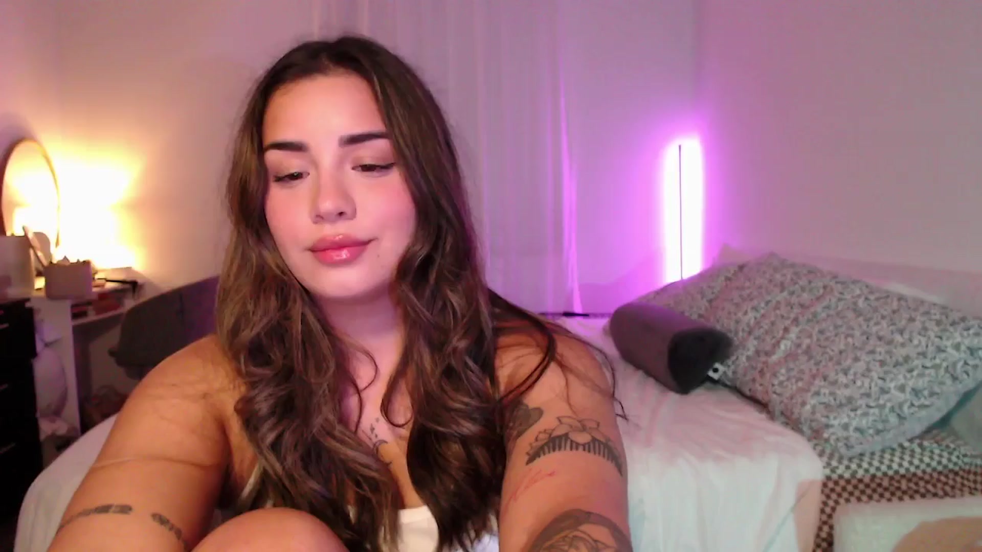 Gallery image thumbnail from babyxjulz's myfreecams stream on, 05/20/2025, 05:41 image 1 of 20
