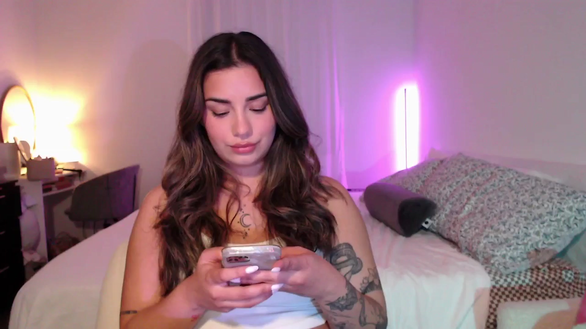 Gallery image thumbnail from babyxjulz's myfreecams stream on, 05/20/2025, 05:41 image 11 of 20