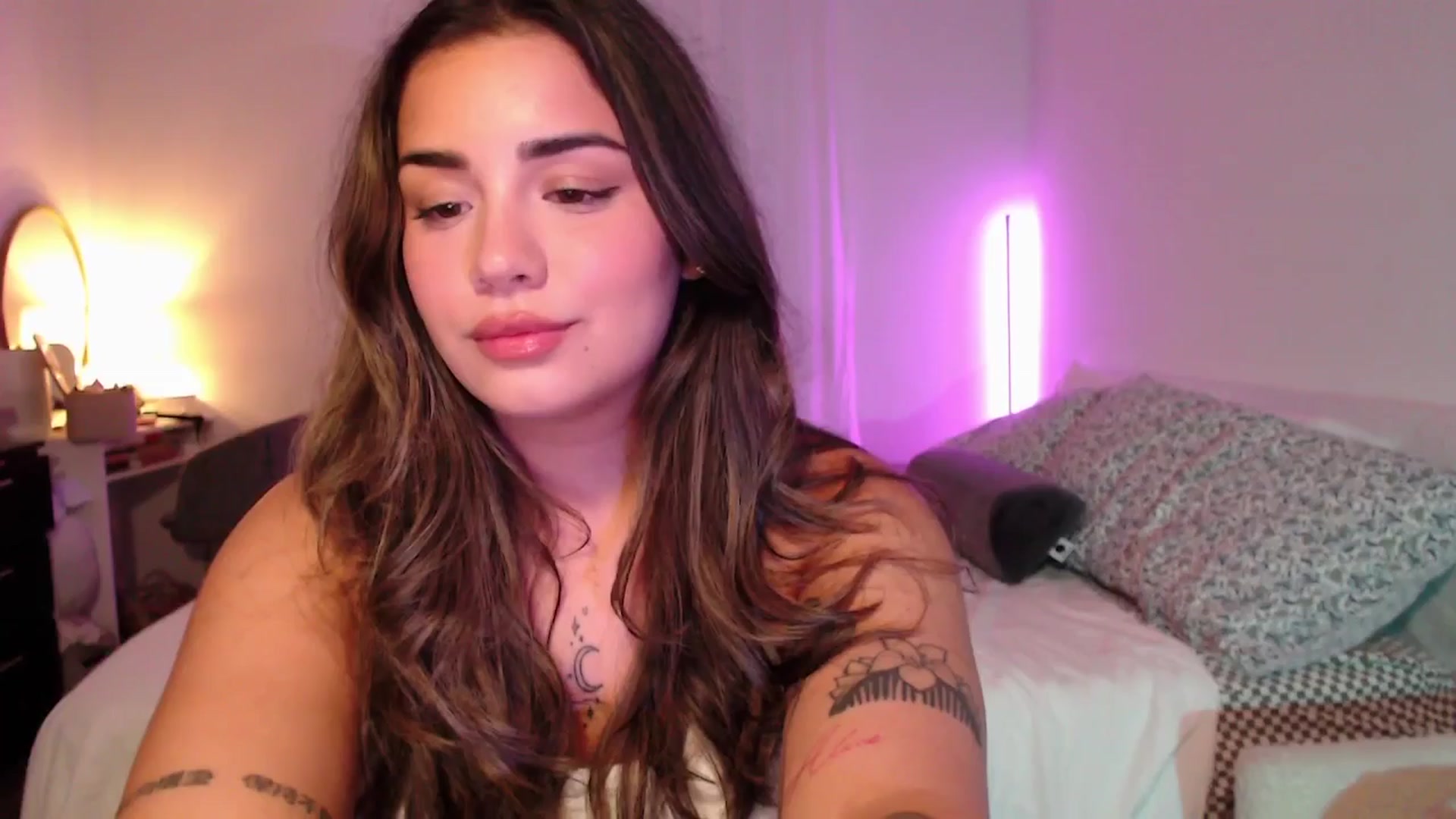 Gallery image thumbnail from babyxjulz's myfreecams stream on, 05/20/2025, 05:41 image 3 of 20