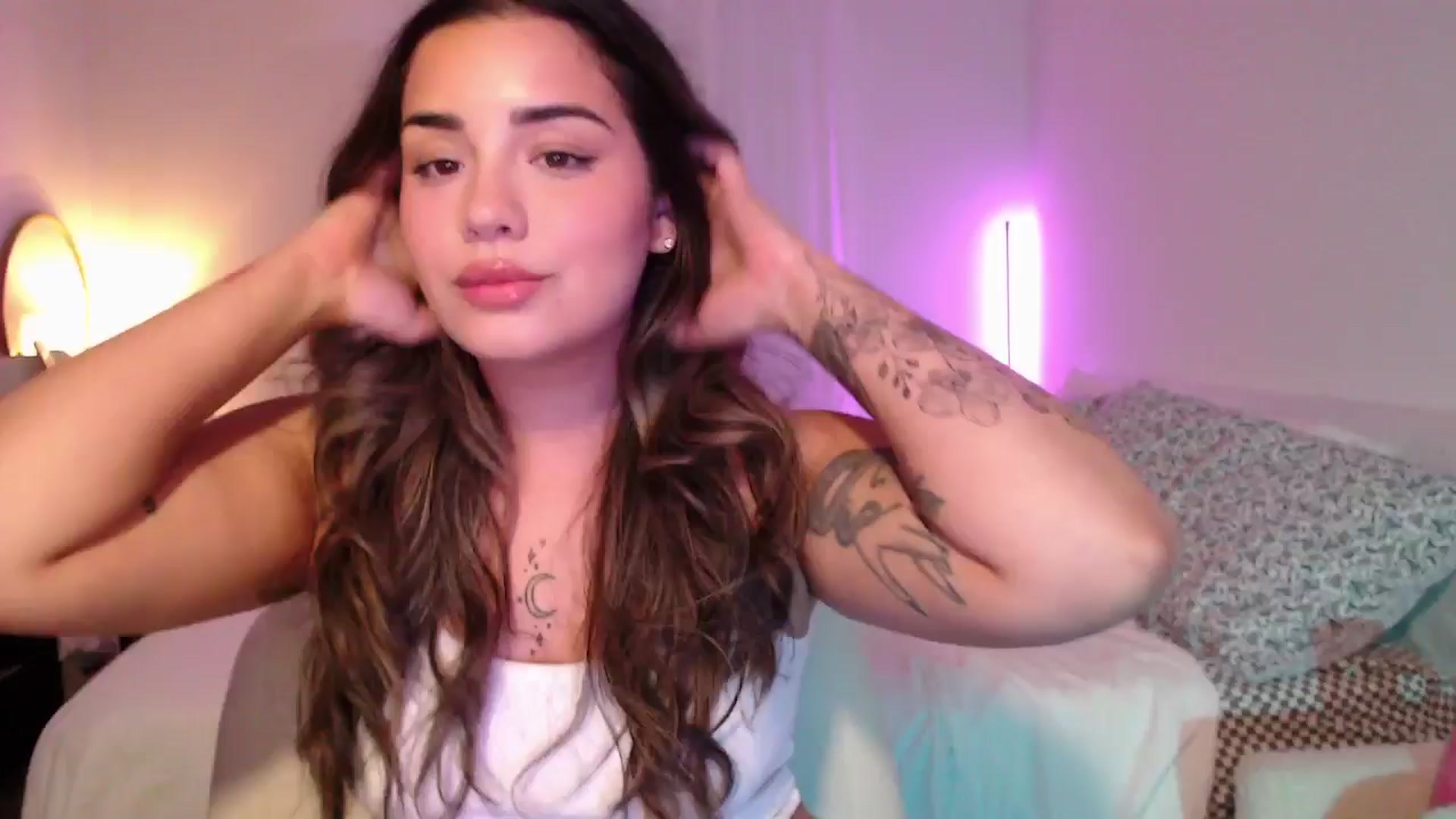 Gallery image thumbnail from babyxjulz's myfreecams stream on, 05/20/2025, 05:41 image 13 of 20