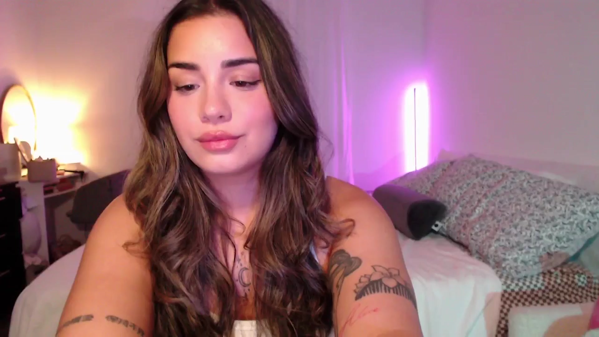 Gallery image thumbnail from babyxjulz's myfreecams stream on, 05/20/2025, 05:41 image 12 of 20