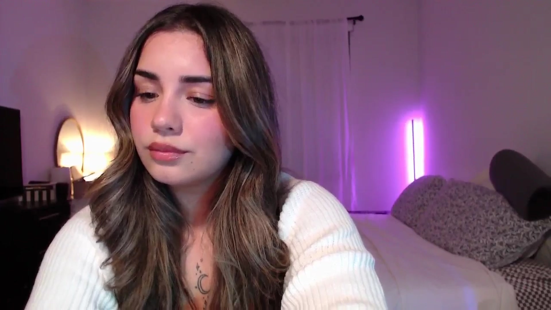 Gallery image thumbnail from babyxjulz's myfreecams stream on, 05/22/2025, 04:18 image 13 of 20