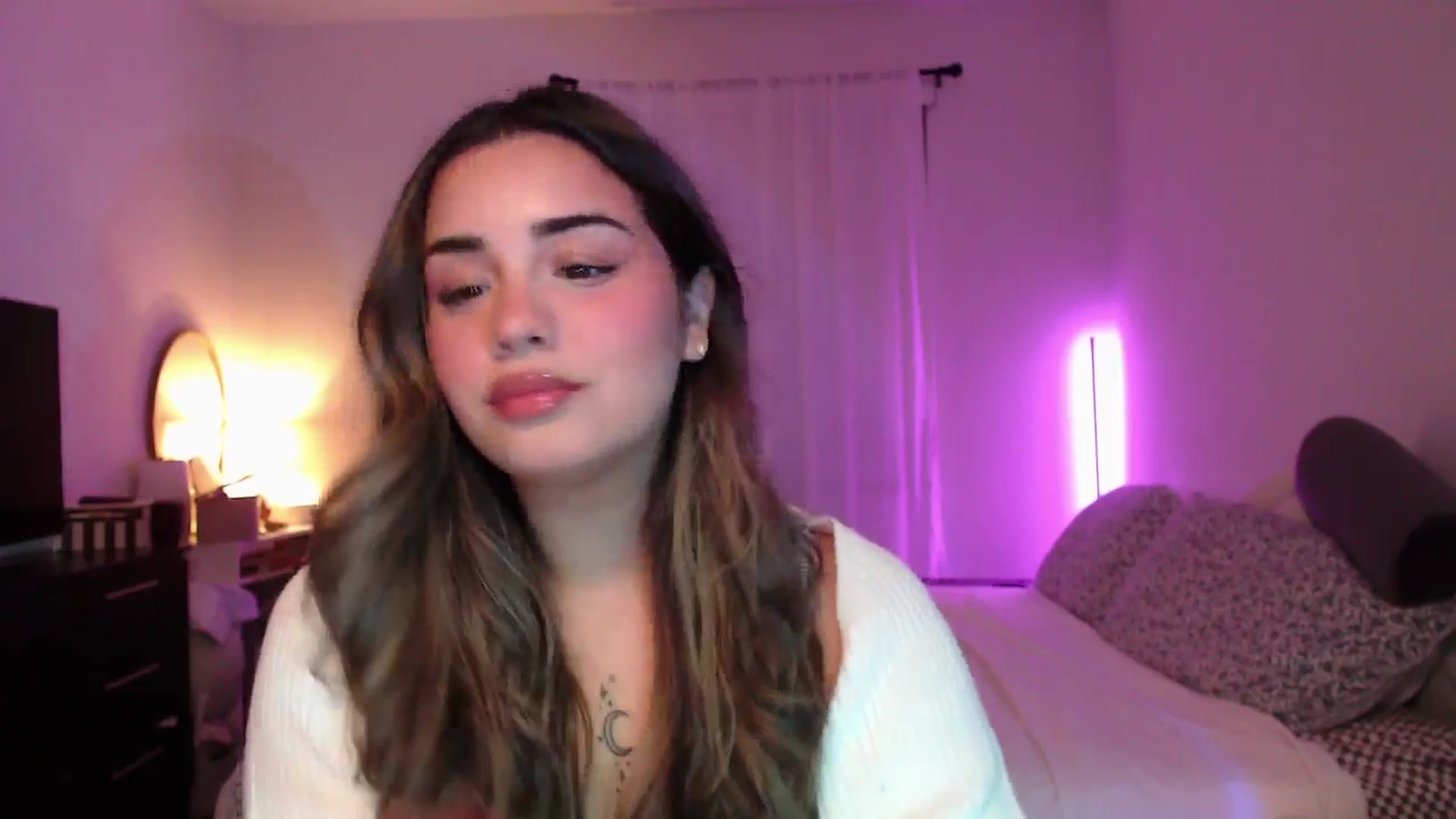Gallery image thumbnail from babyxjulz's myfreecams stream on, 05/22/2025, 04:18 image 8 of 20