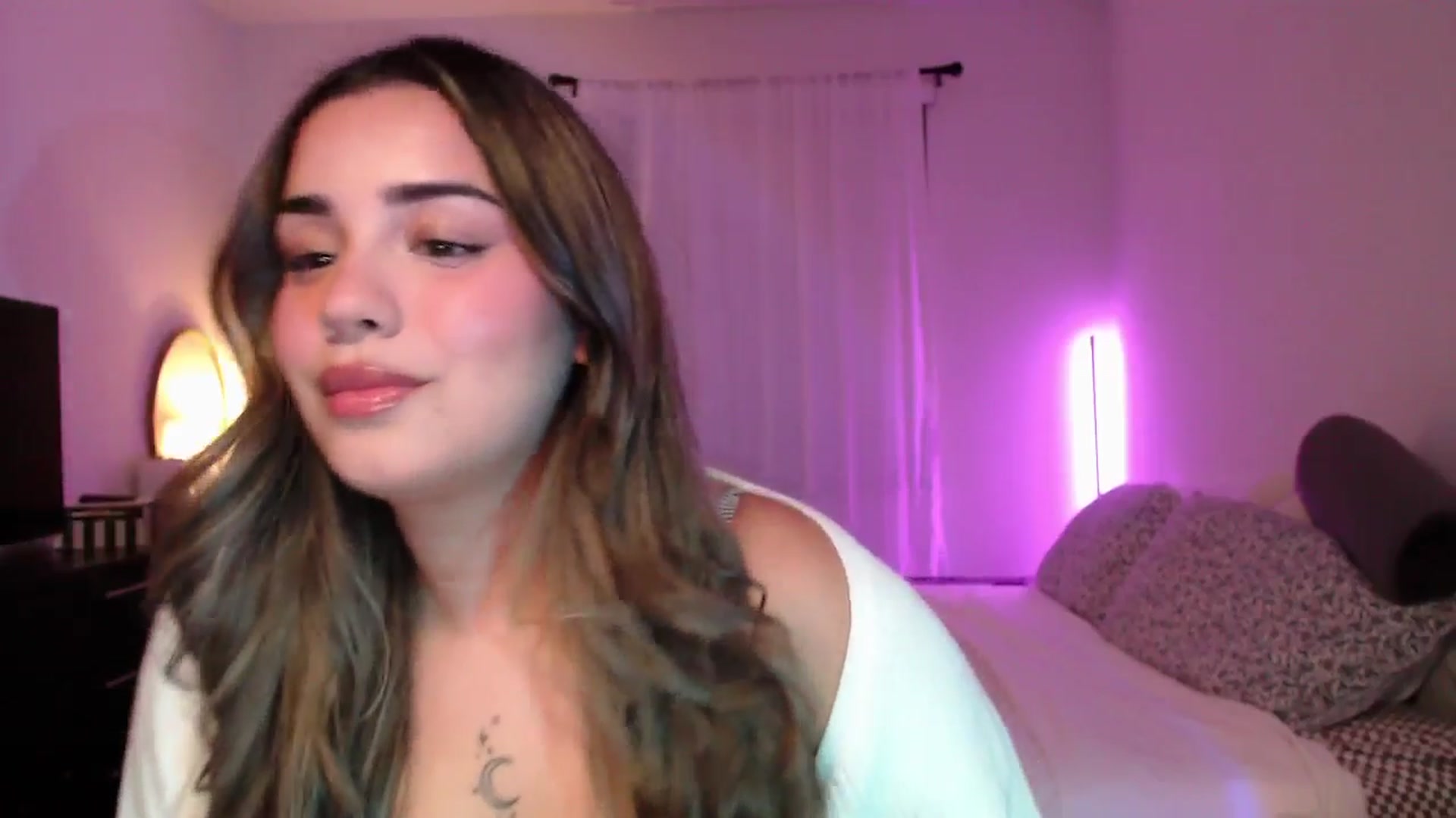 Gallery image thumbnail from babyxjulz's myfreecams stream on, 05/22/2025, 04:18 image 7 of 20