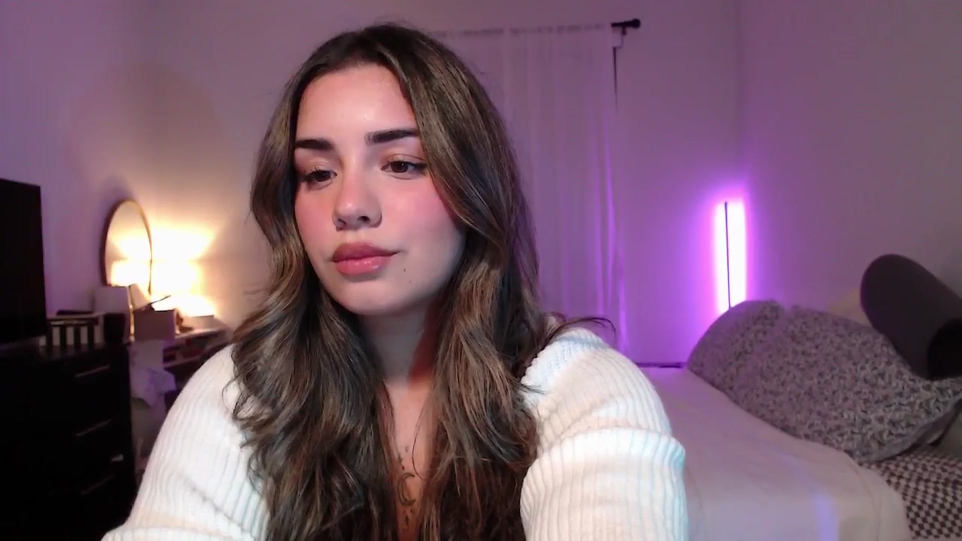 Gallery image thumbnail from babyxjulz's myfreecams stream on, 05/22/2025, 04:18 image 18 of 20