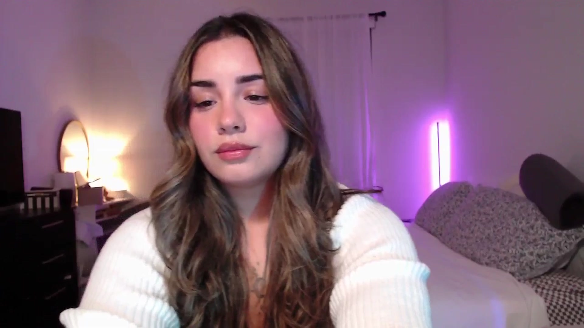 Gallery image thumbnail from babyxjulz's myfreecams stream on, 05/22/2025, 04:18 image 16 of 20