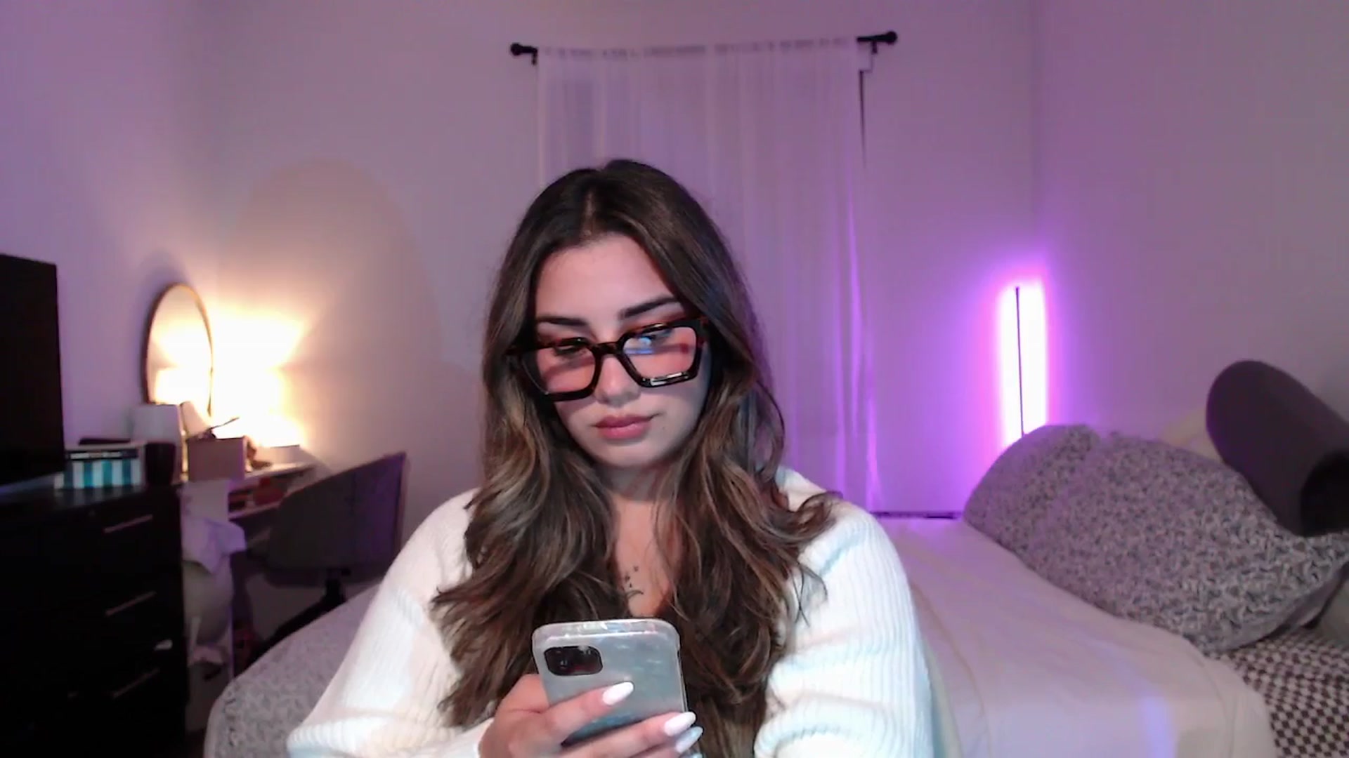 Gallery image thumbnail from babyxjulz's myfreecams stream on, 05/22/2025, 04:18 image 20 of 20