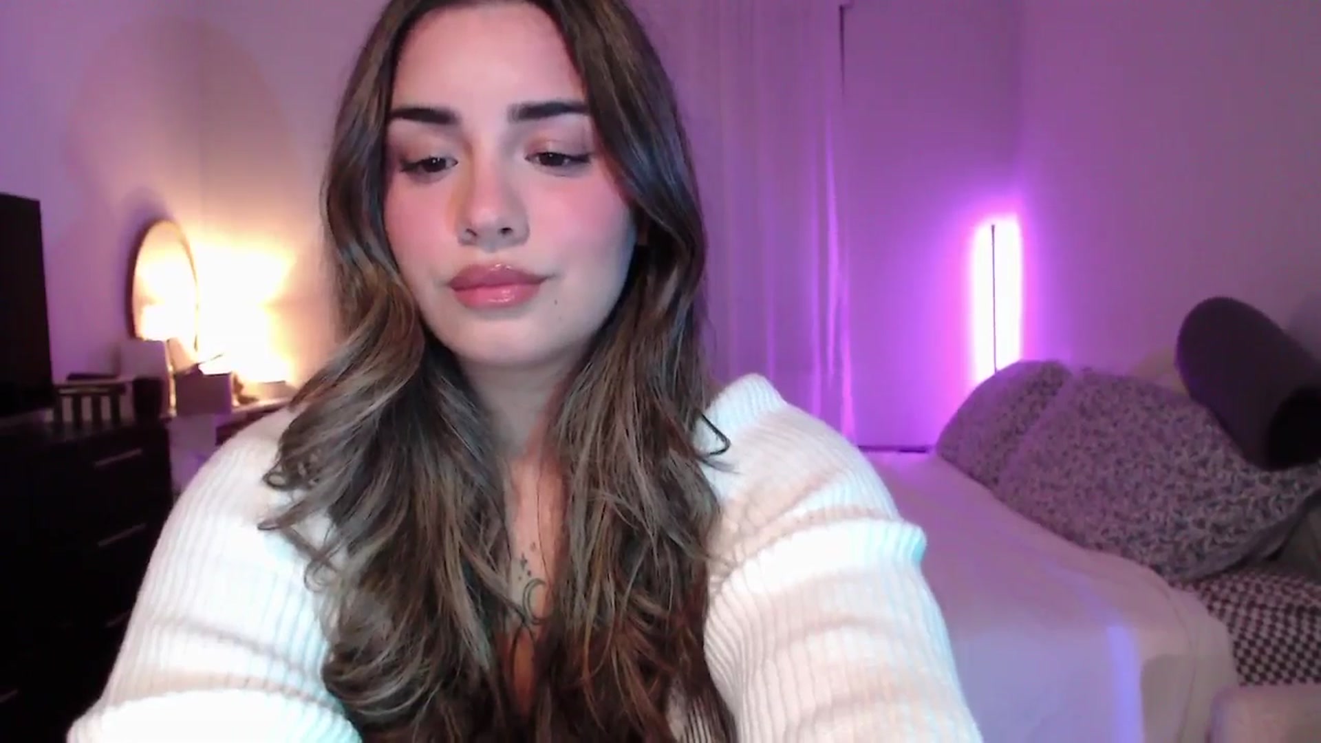 Gallery image thumbnail from babyxjulz's myfreecams stream on, 05/22/2025, 04:18 image 9 of 20