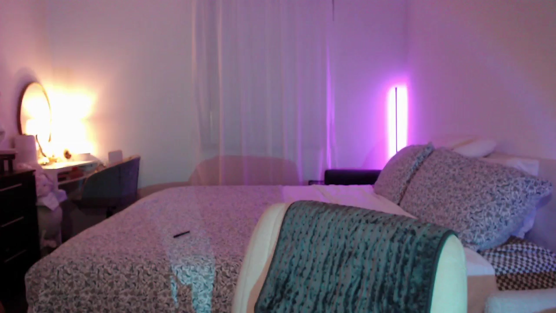 Gallery image thumbnail from babyxjulz's myfreecams stream on, 05/27/2025, 03:44 image 7 of 20