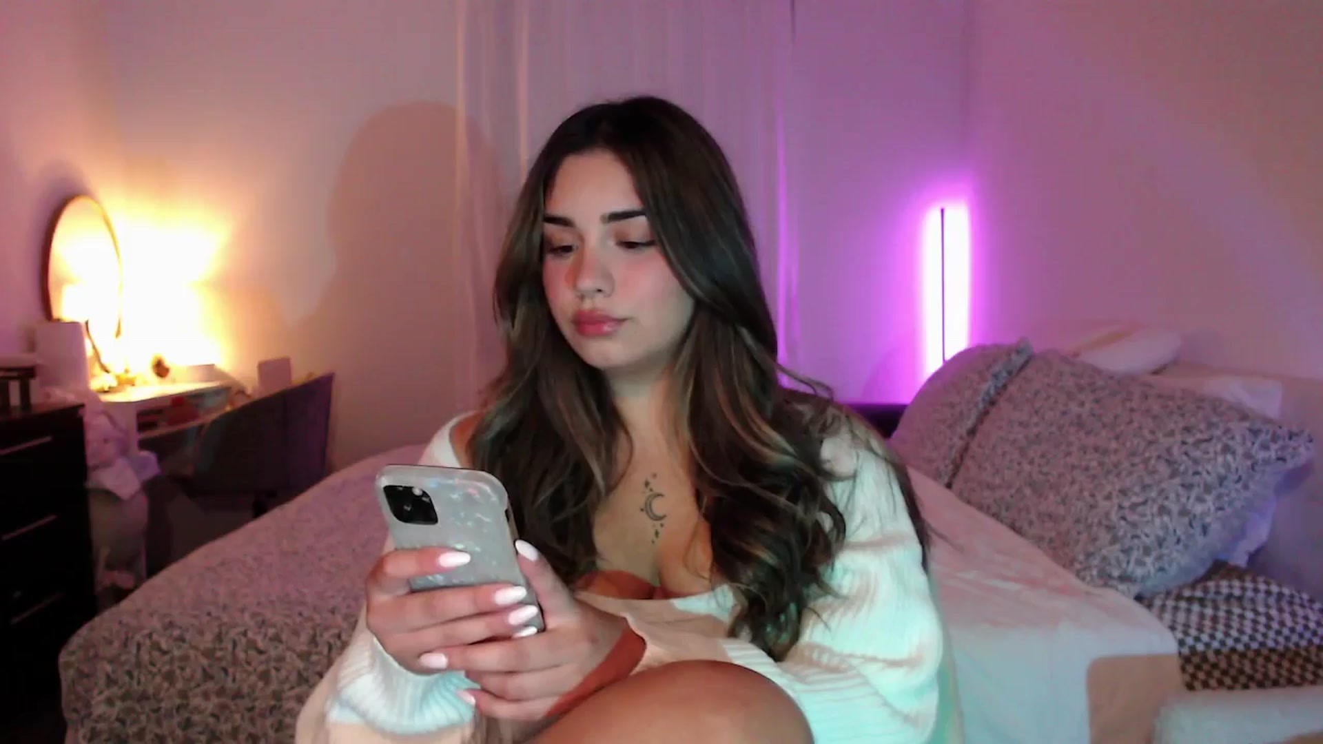 Gallery image thumbnail from babyxjulz's myfreecams stream on, 05/27/2025, 03:44 image 8 of 20
