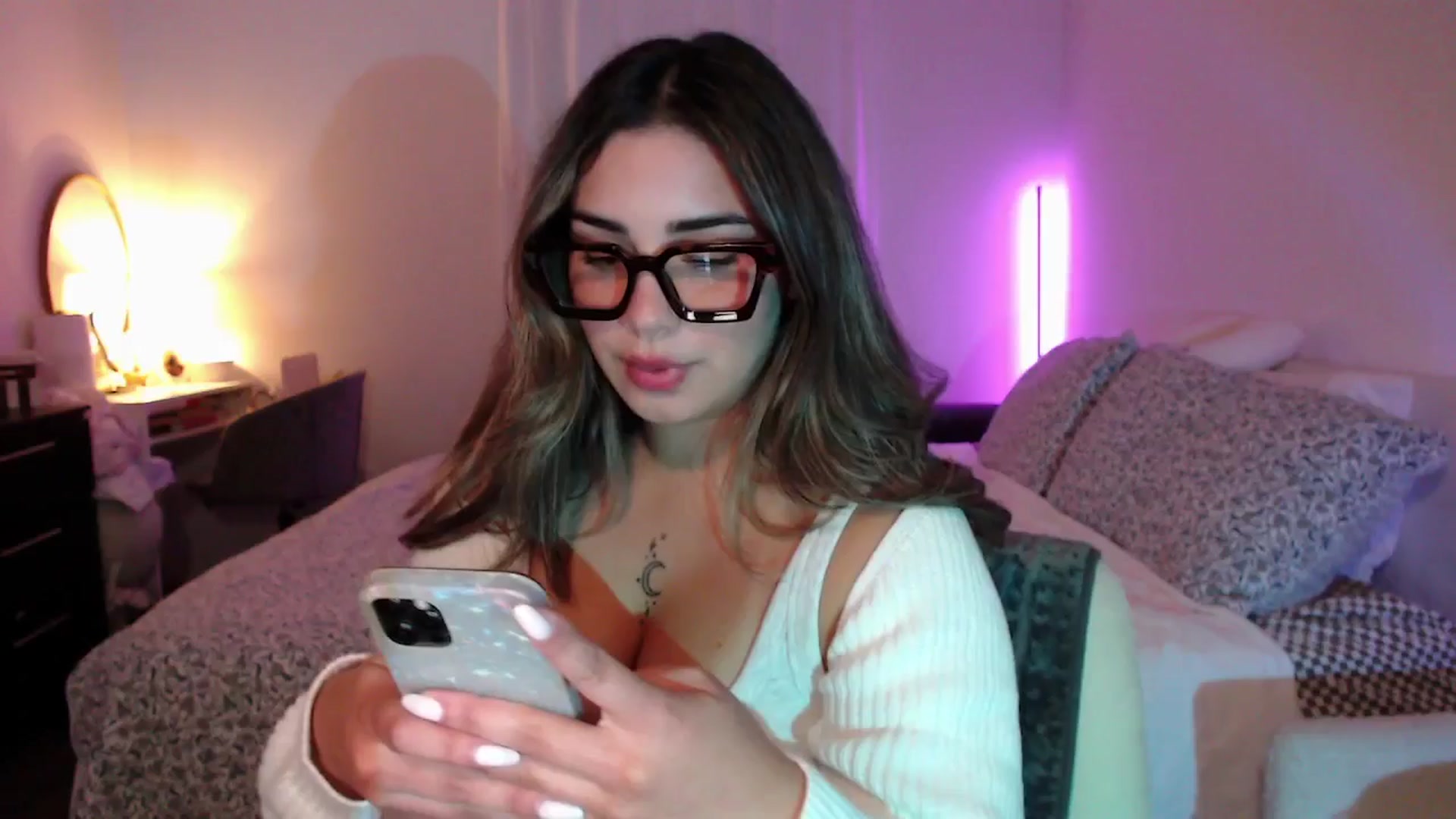 Gallery image thumbnail from babyxjulz's myfreecams stream on, 05/27/2025, 05:29 image 1 of 20