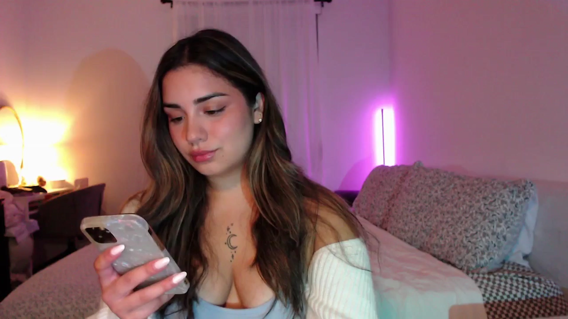 Gallery image thumbnail from babyxjulz's myfreecams stream on, 05/29/2025, 03:37 image 18 of 20