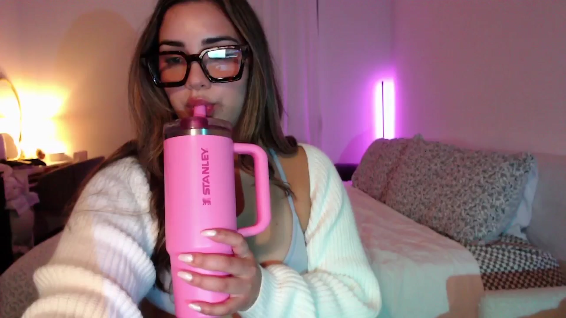 Gallery image thumbnail from babyxjulz's myfreecams stream on, 05/29/2025, 05:54 image 8 of 20