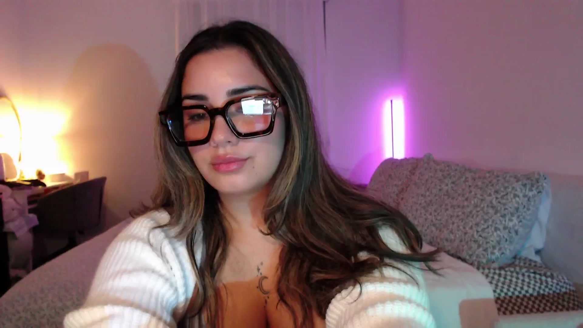 Gallery image thumbnail from babyxjulz's myfreecams stream on, 05/29/2025, 05:54 image 12 of 20