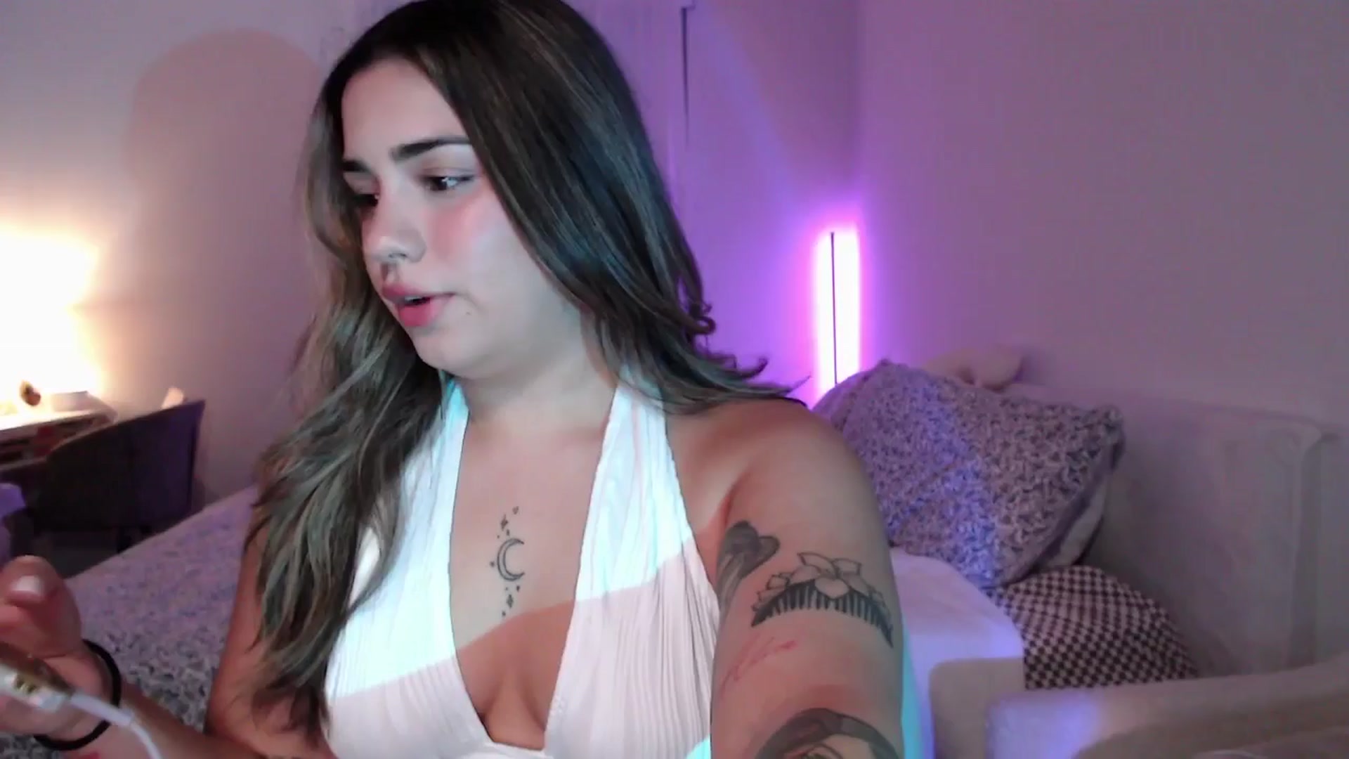 Gallery image thumbnail from babyxjulz's myfreecams stream on, 05/30/2025, 03:20 image 12 of 20